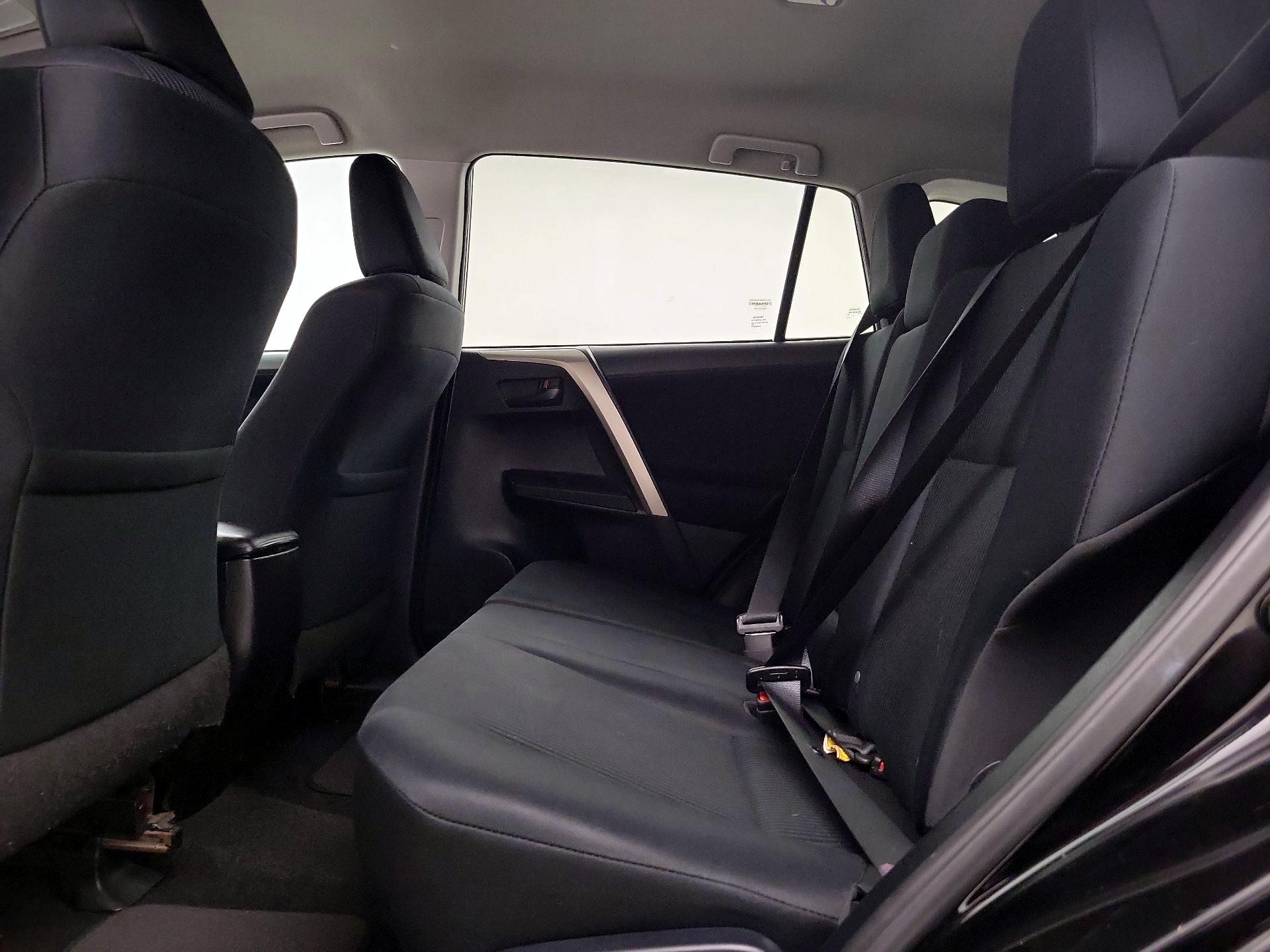 Thumbnail: 2015 Toyota RAV4 - 19