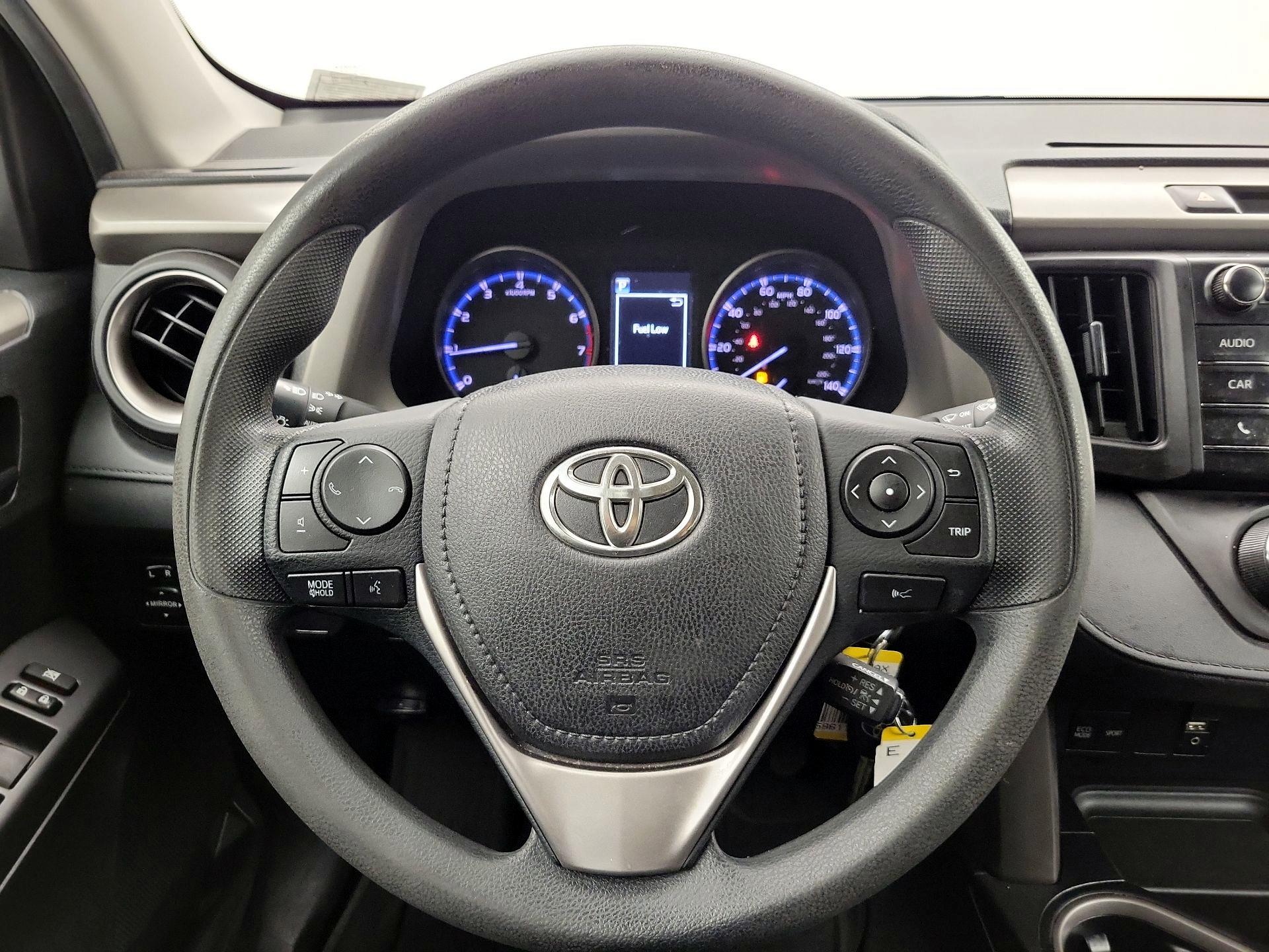 Thumbnail: 2018 Toyota RAV4 - 10