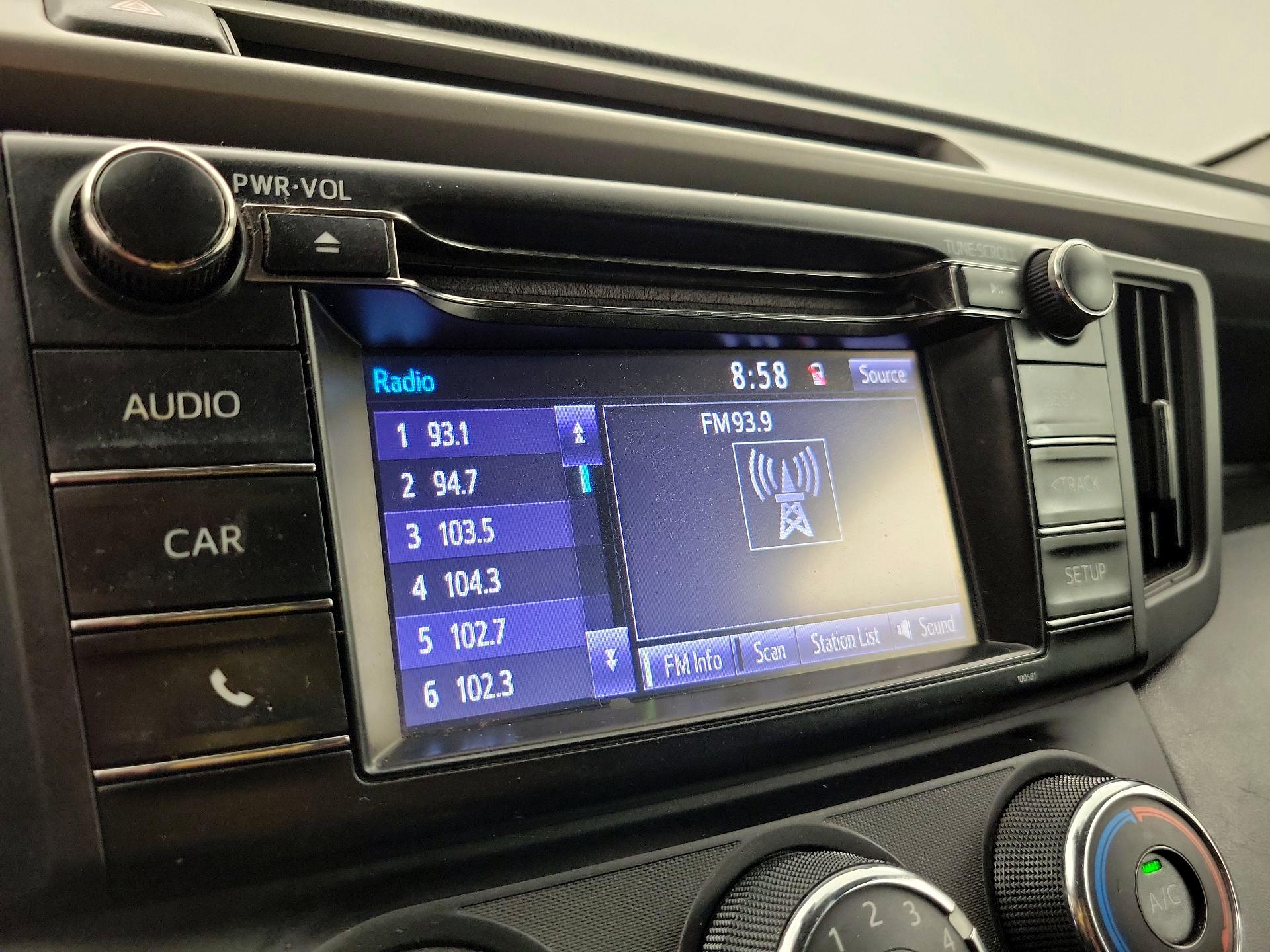 Thumbnail: 2018 Toyota RAV4 - 15