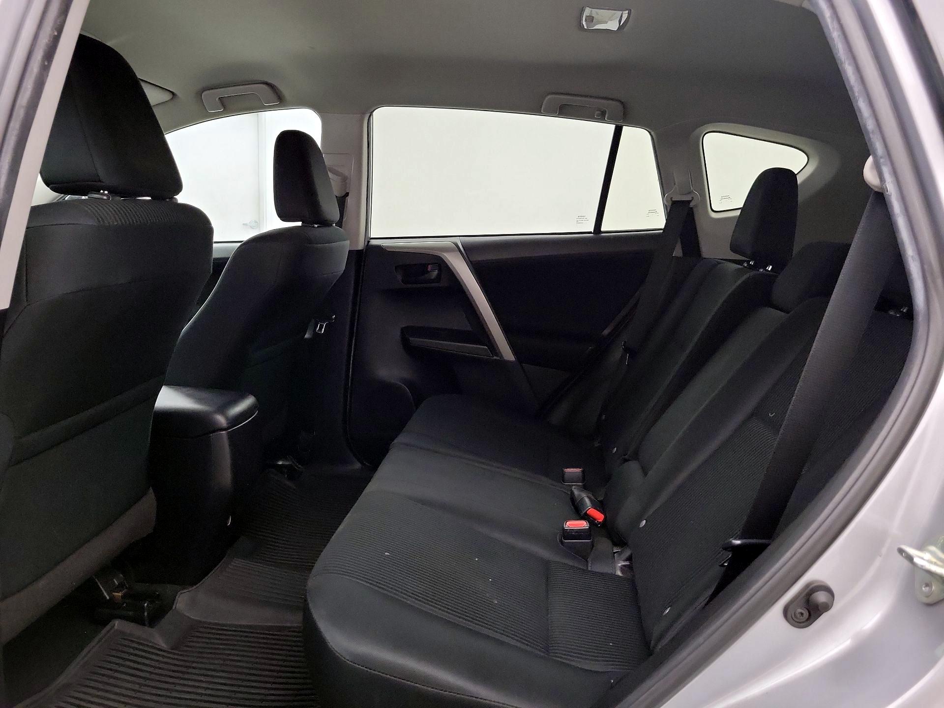 Thumbnail: 2018 Toyota RAV4 - 19