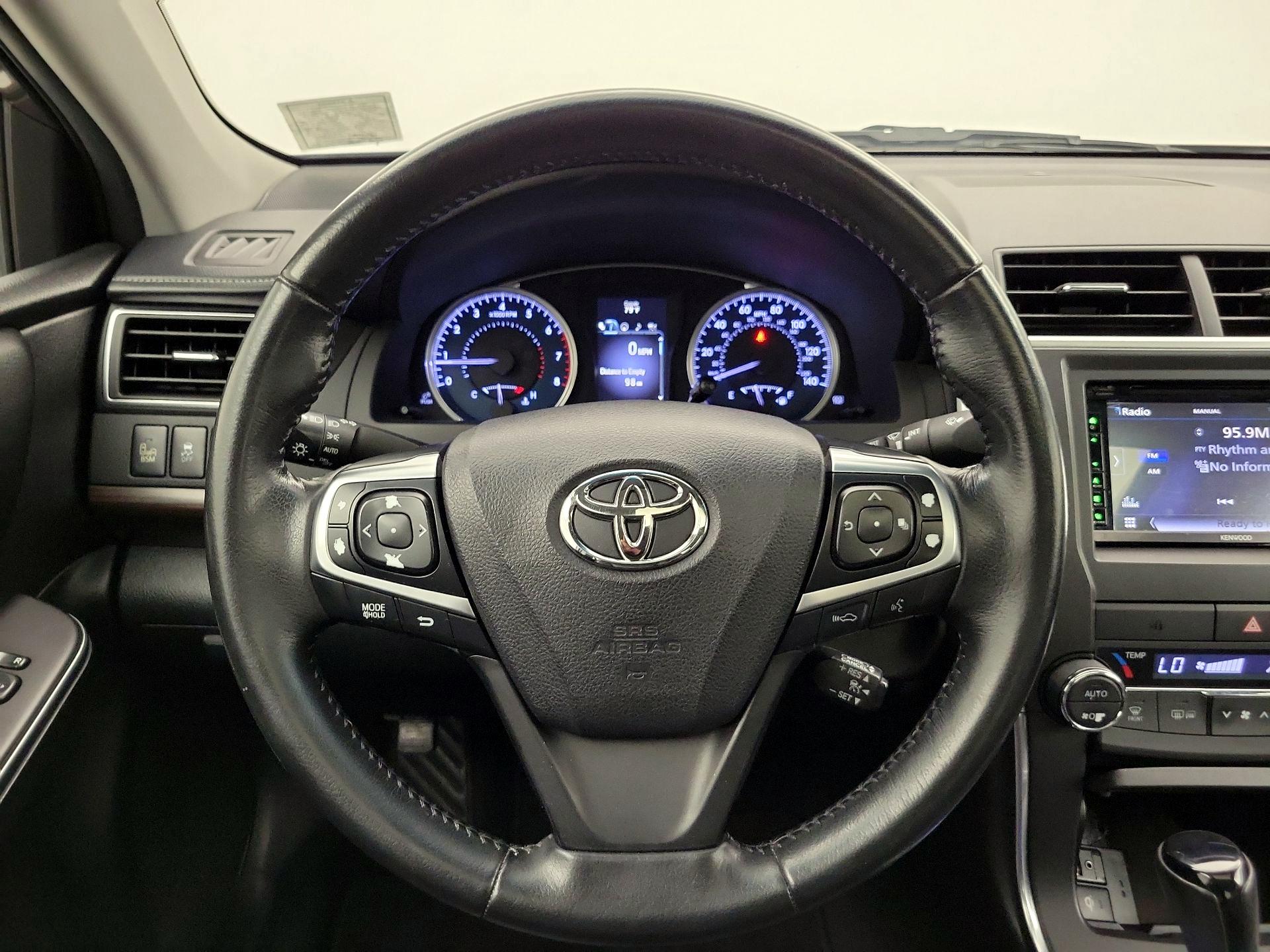 Thumbnail: 2016 Toyota Camry - 10