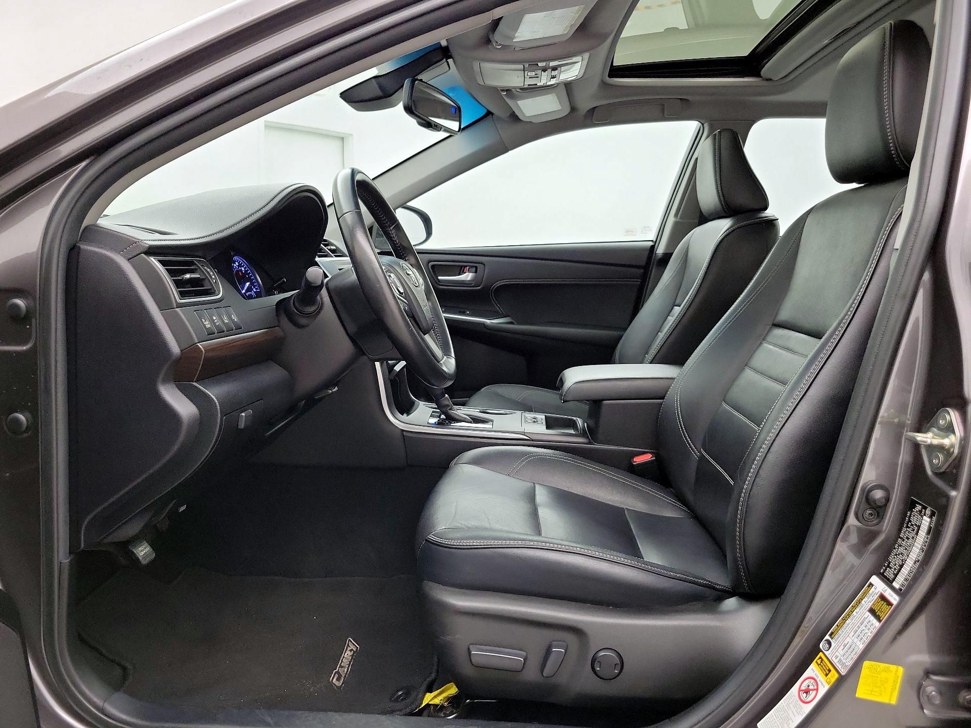 Thumbnail: 2016 Toyota Camry - 11
