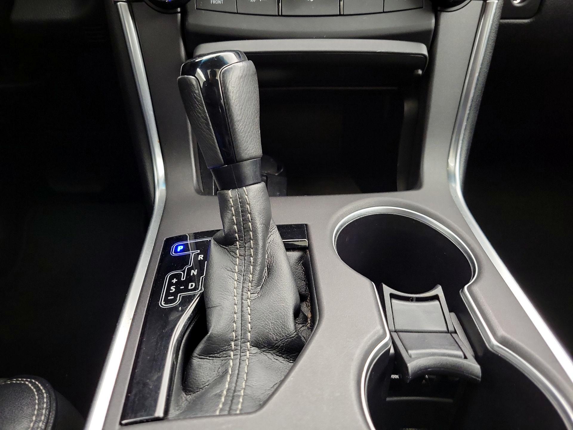 Thumbnail: 2016 Toyota Camry - 18
