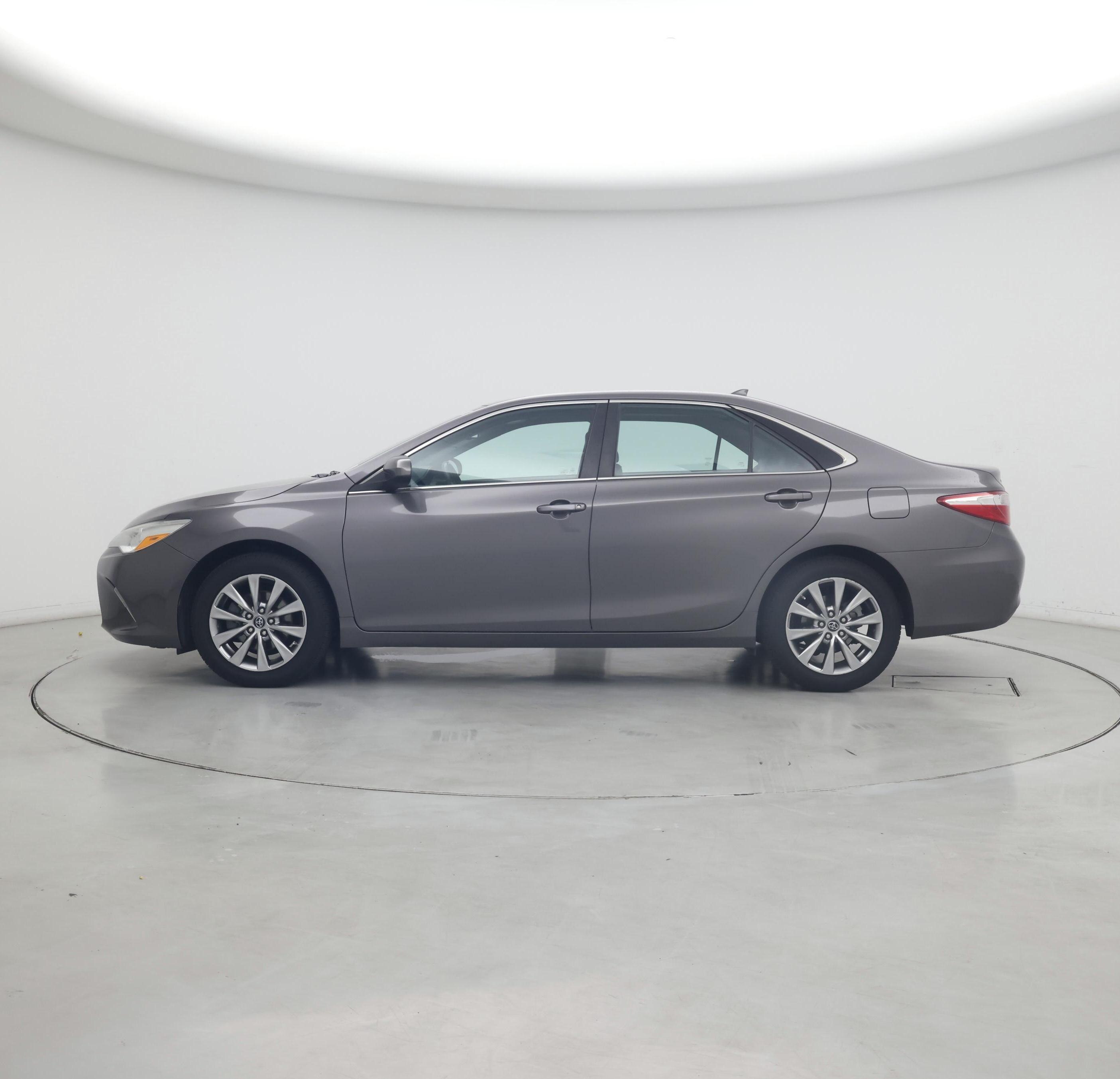 Thumbnail: 2016 Toyota Camry - 3