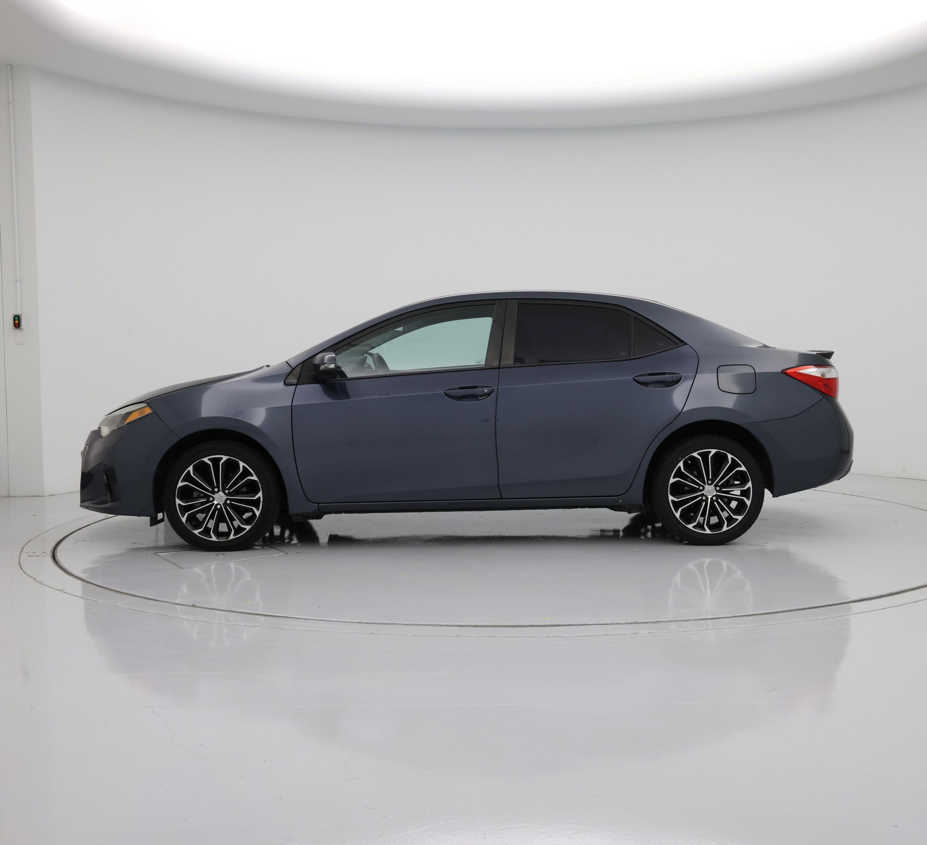 Thumbnail: 2016 Toyota Corolla - 3