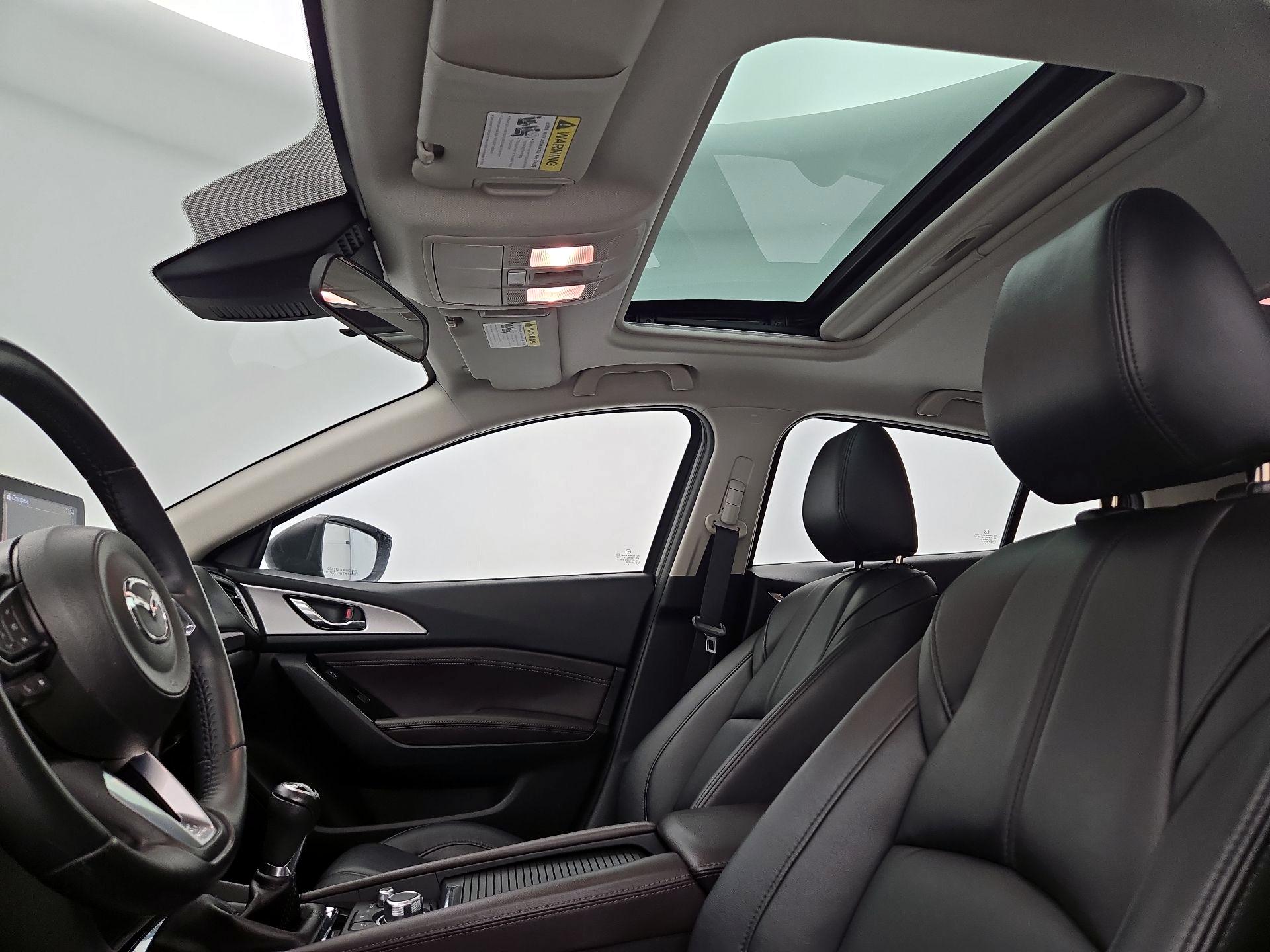 Thumbnail: 2017 Mazda Mazda3 - 19