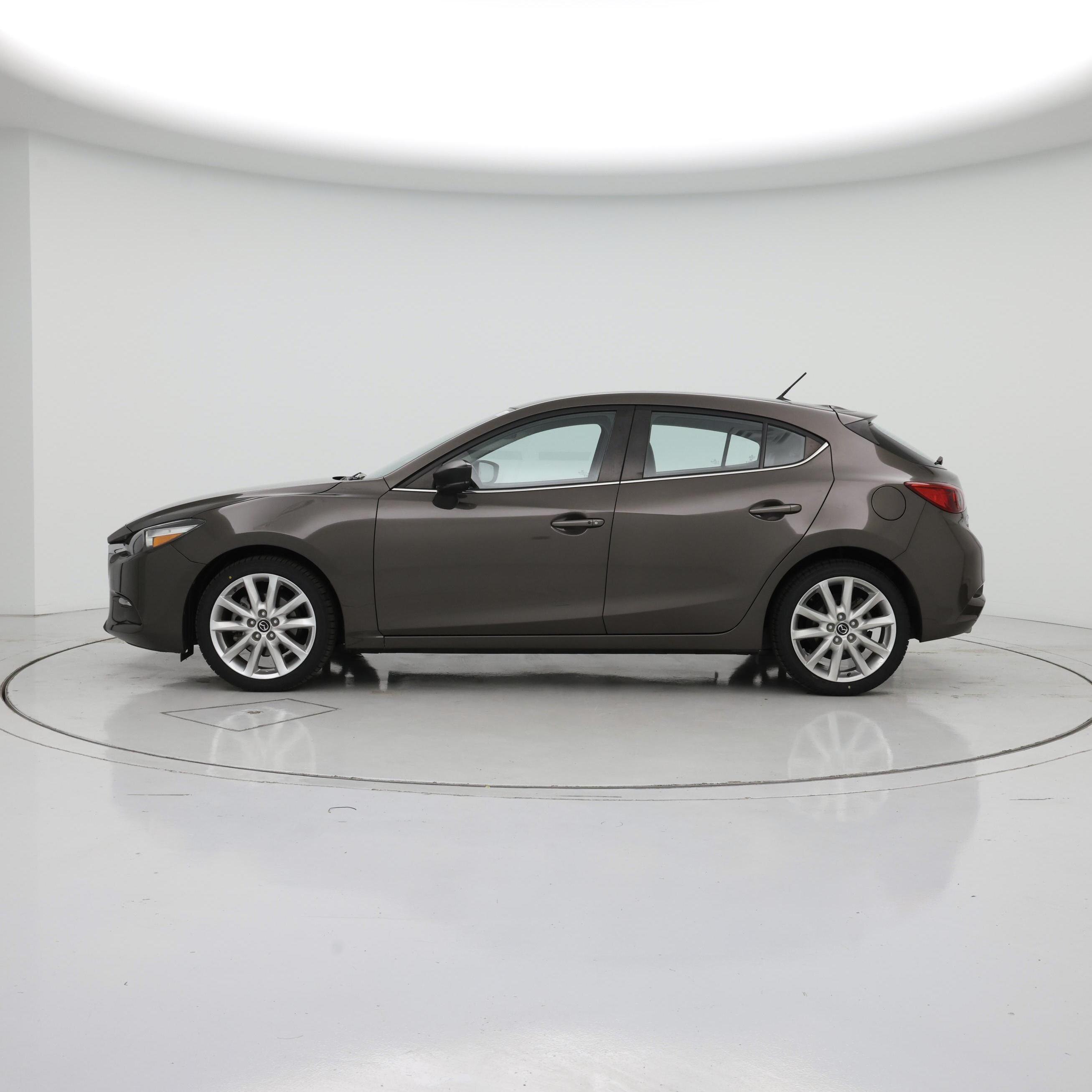 Thumbnail: 2017 Mazda Mazda3 - 3
