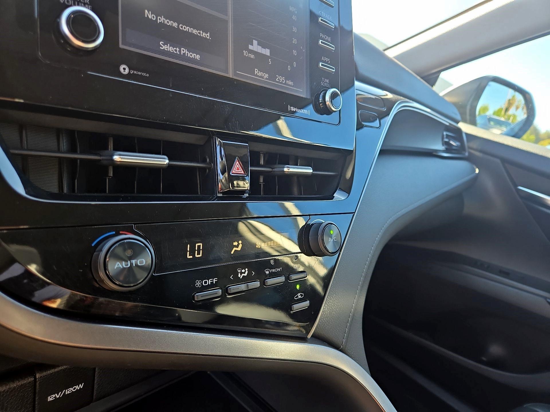 Thumbnail: 2021 Toyota Camry - 14