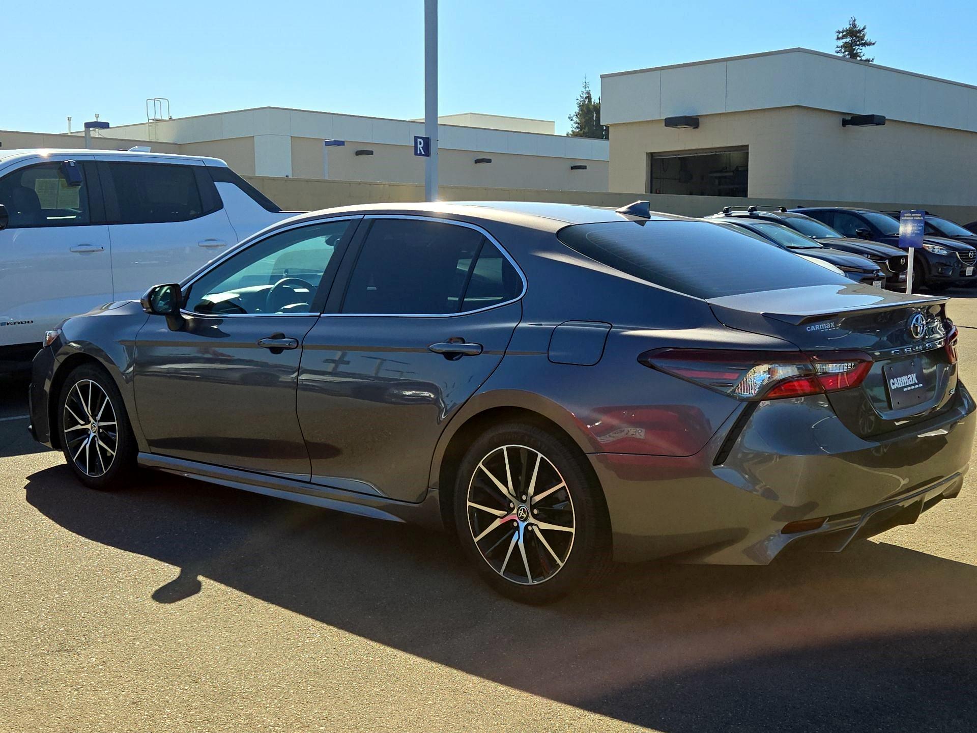 Thumbnail: 2021 Toyota Camry - 7