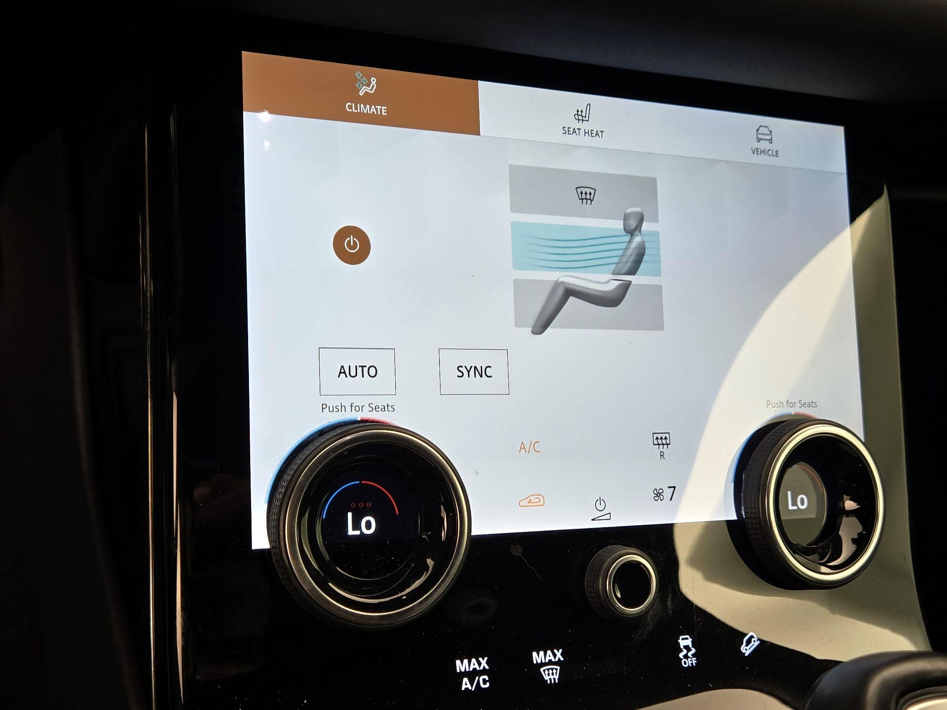 Thumbnail: 2023 Land Rover Range Rover Evoque - 17
