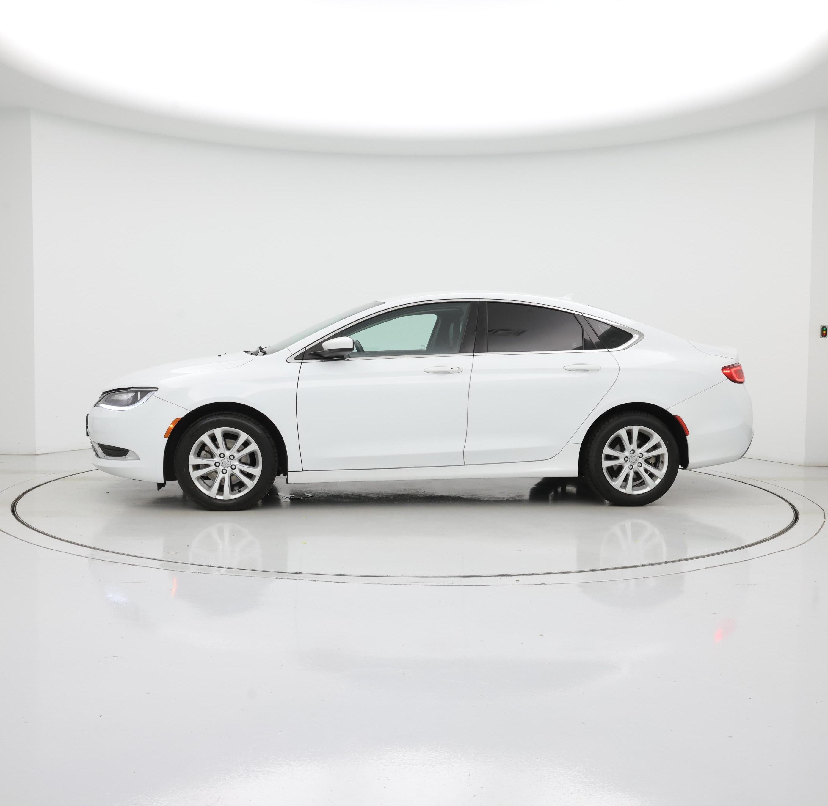 Thumbnail: 2017 Chrysler 200 - 3