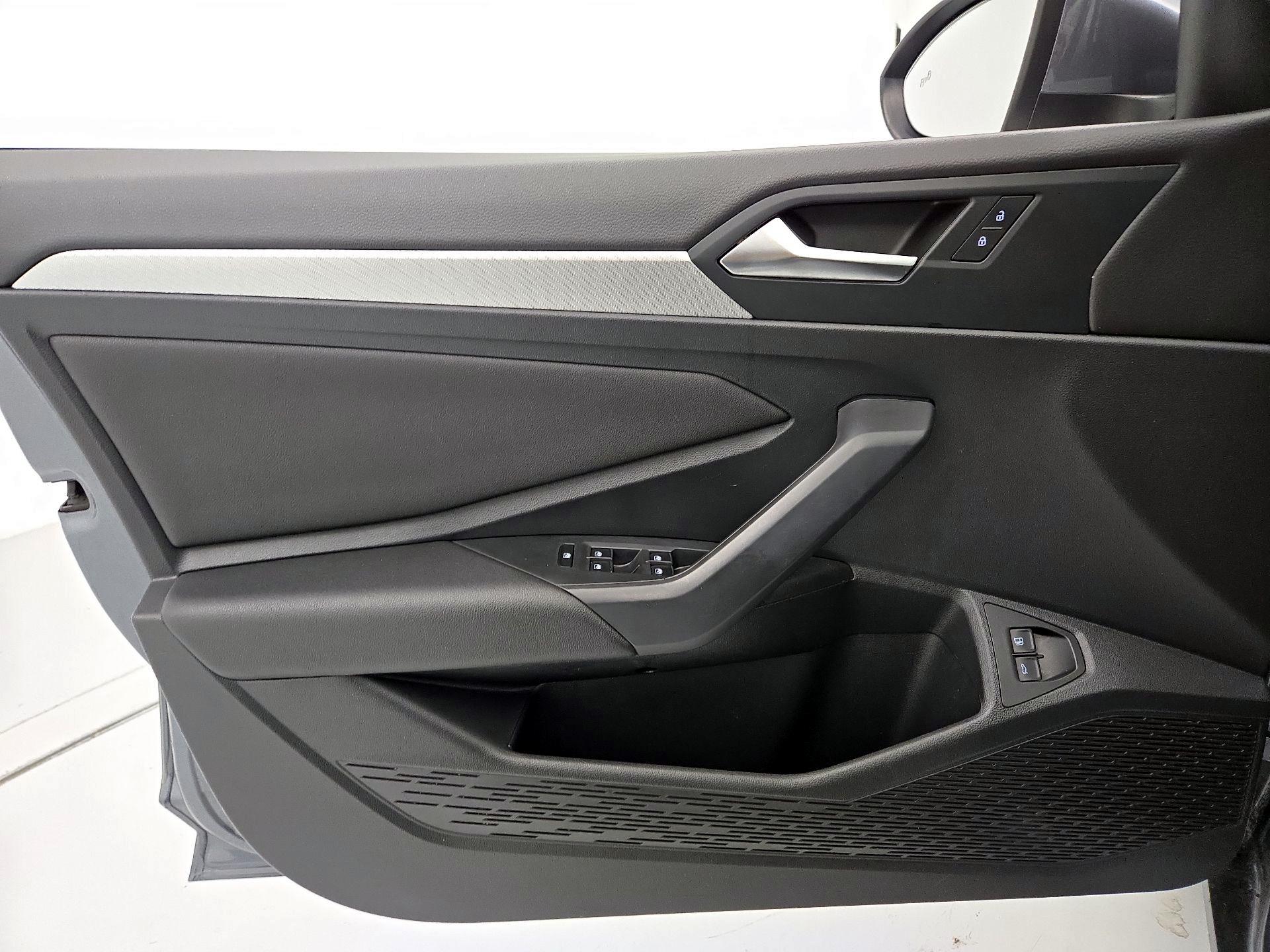 Thumbnail: 2021 Volkswagen Jetta - 12