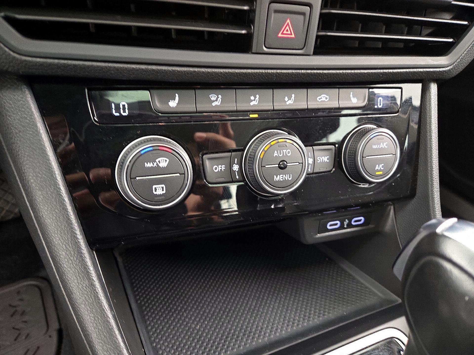 Thumbnail: 2021 Volkswagen Jetta - 16