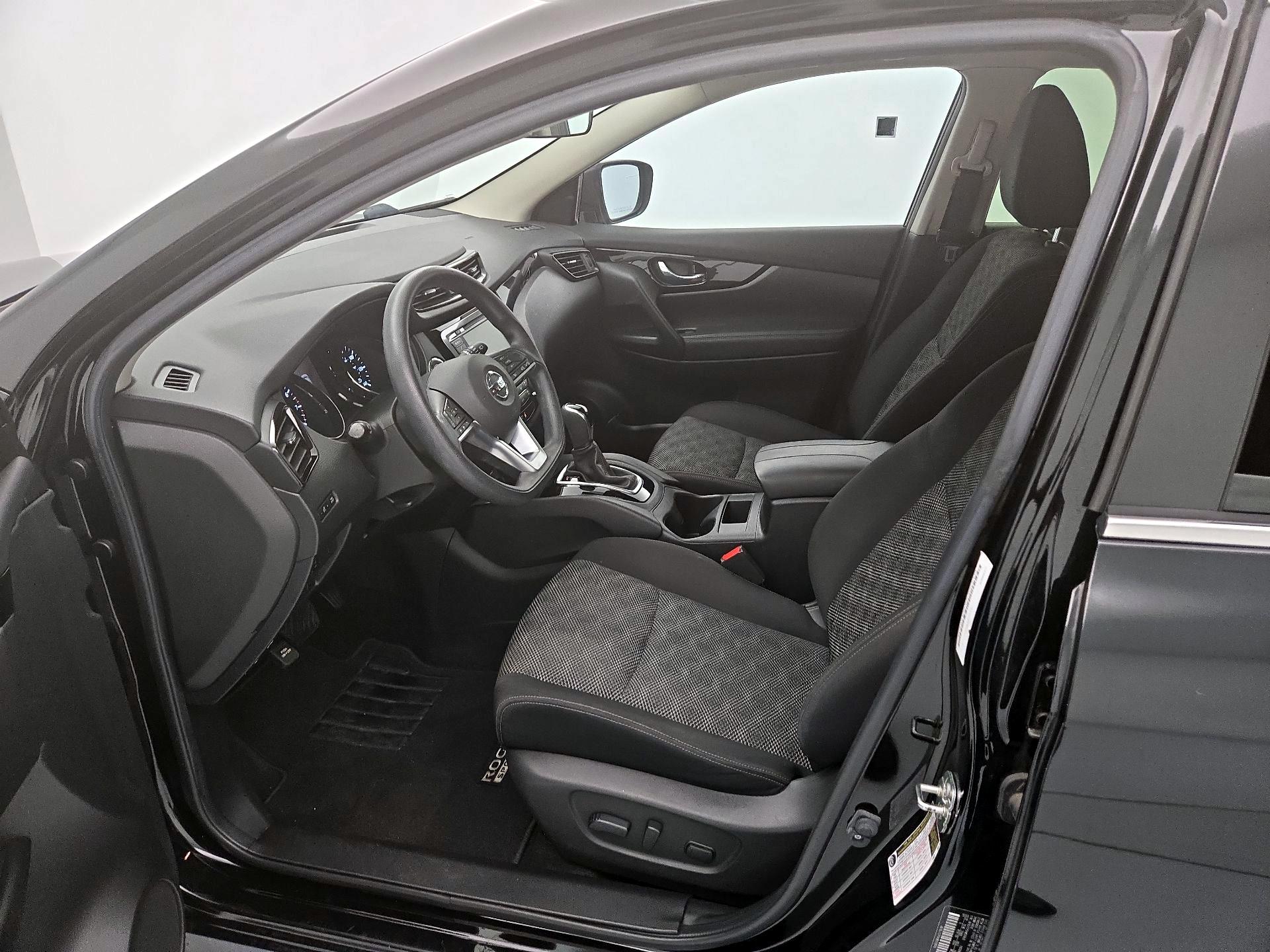 Thumbnail: 2019 Nissan Rogue Sport - 11