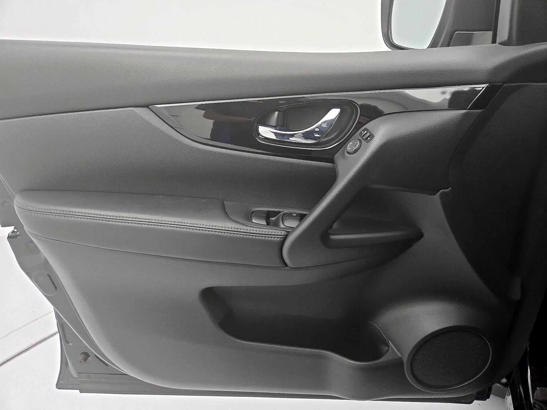 Thumbnail: 2019 Nissan Rogue Sport - 12