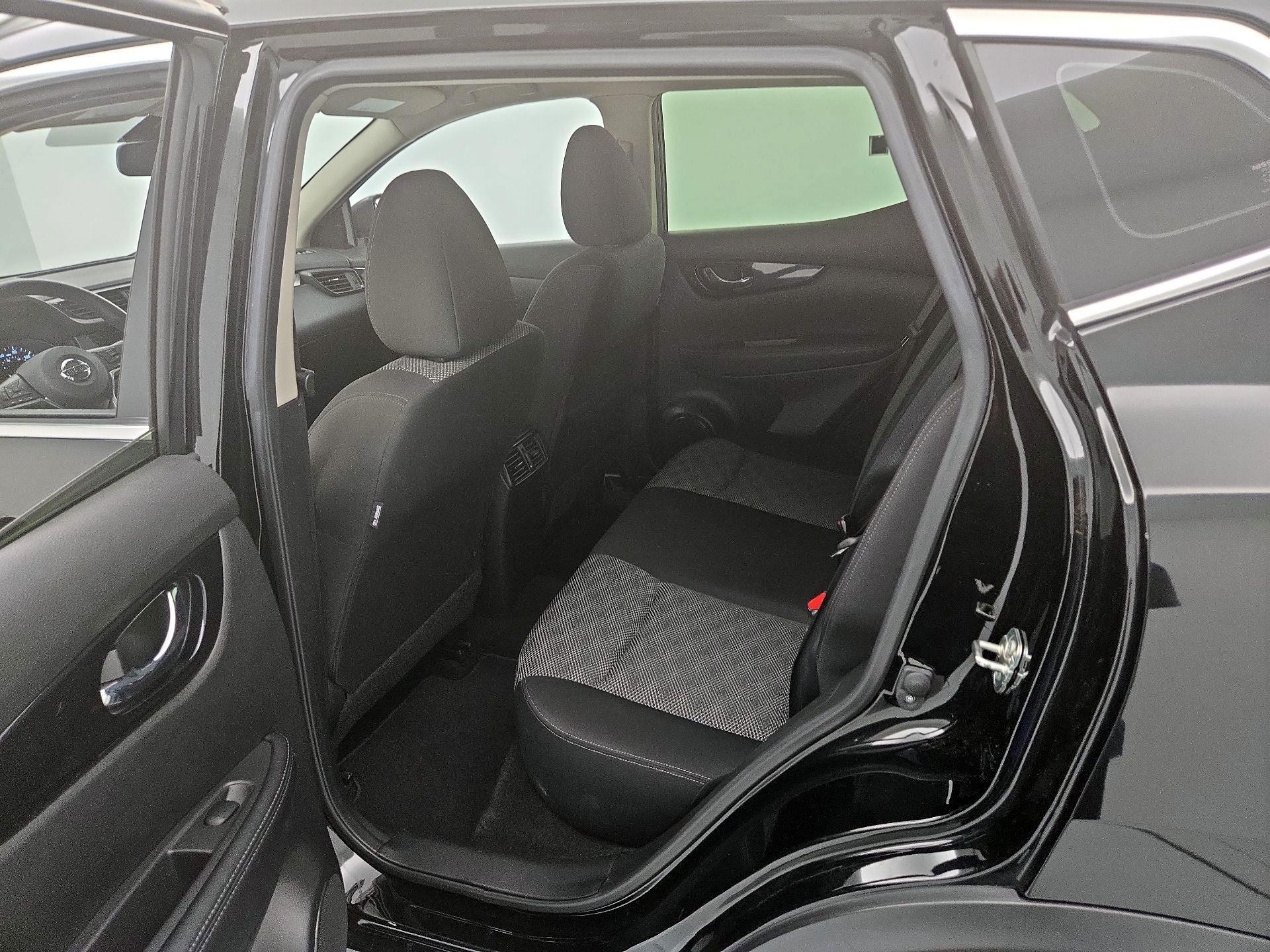 Thumbnail: 2019 Nissan Rogue Sport - 19