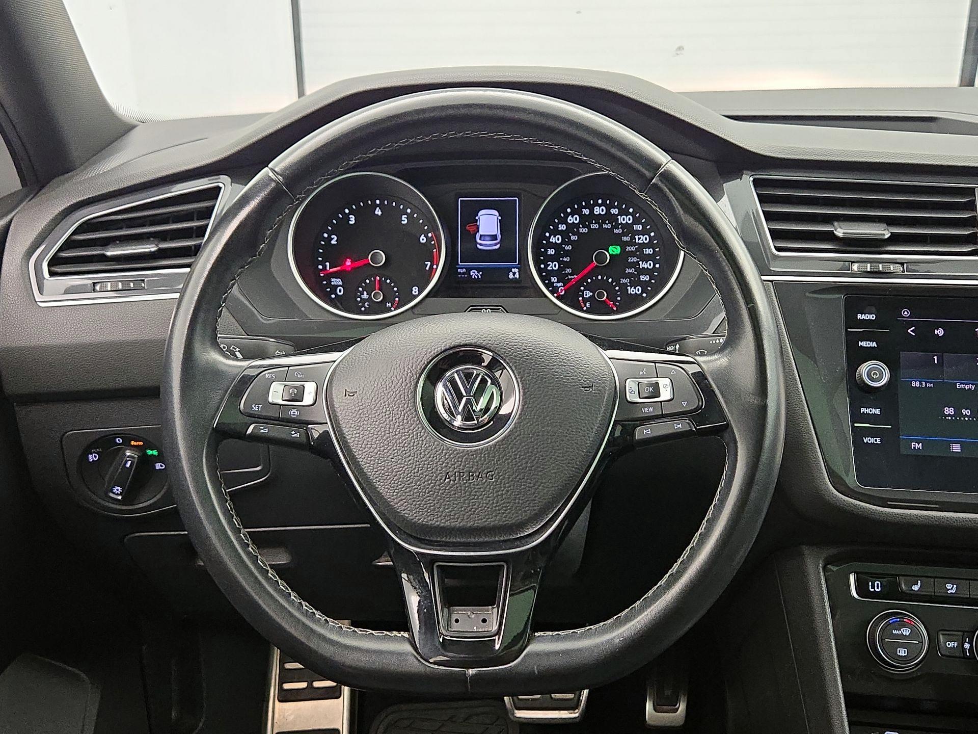 Thumbnail: 2021 Volkswagen Tiguan - 10