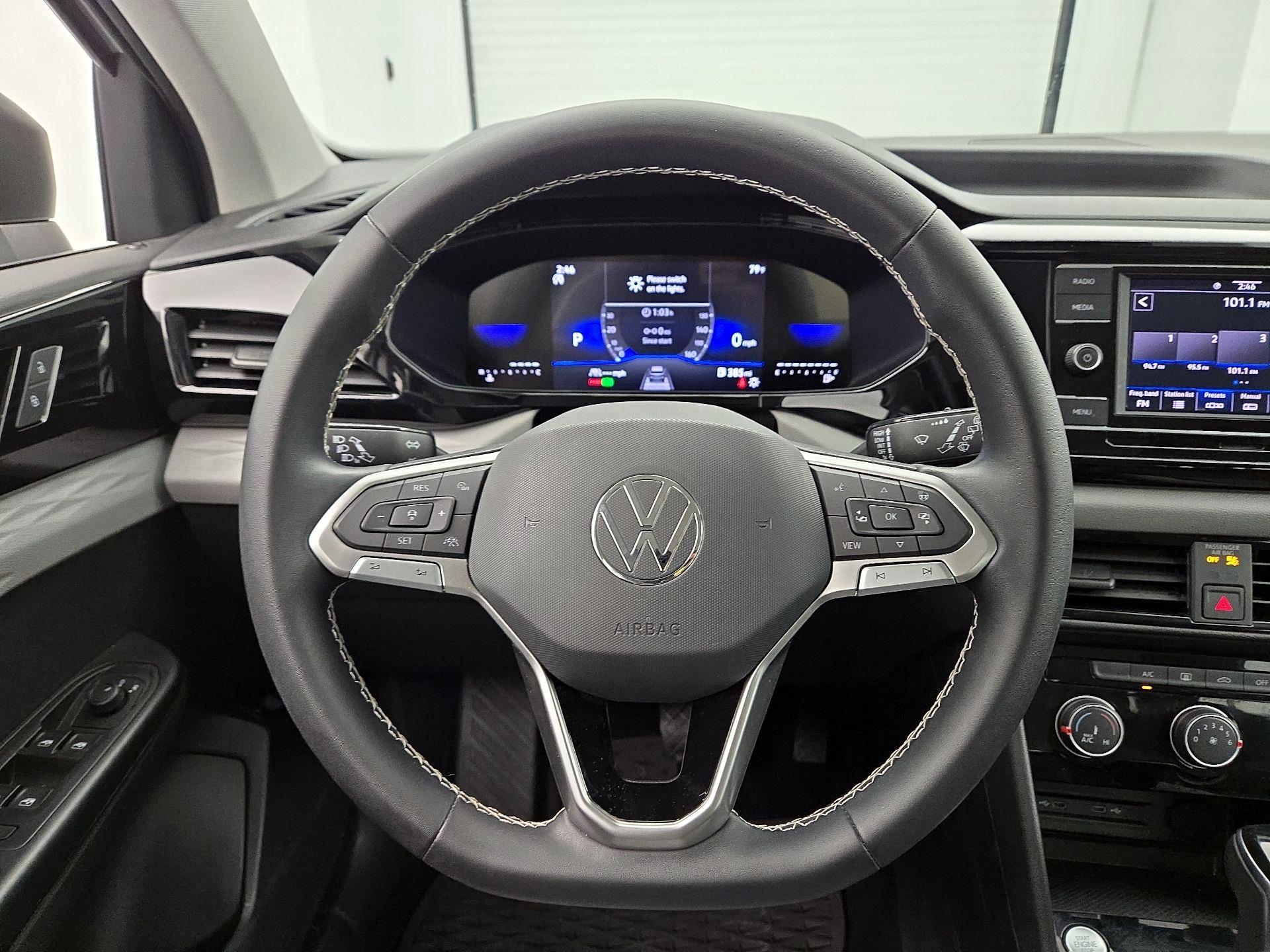 Thumbnail: 2023 Volkswagen Taos - 10