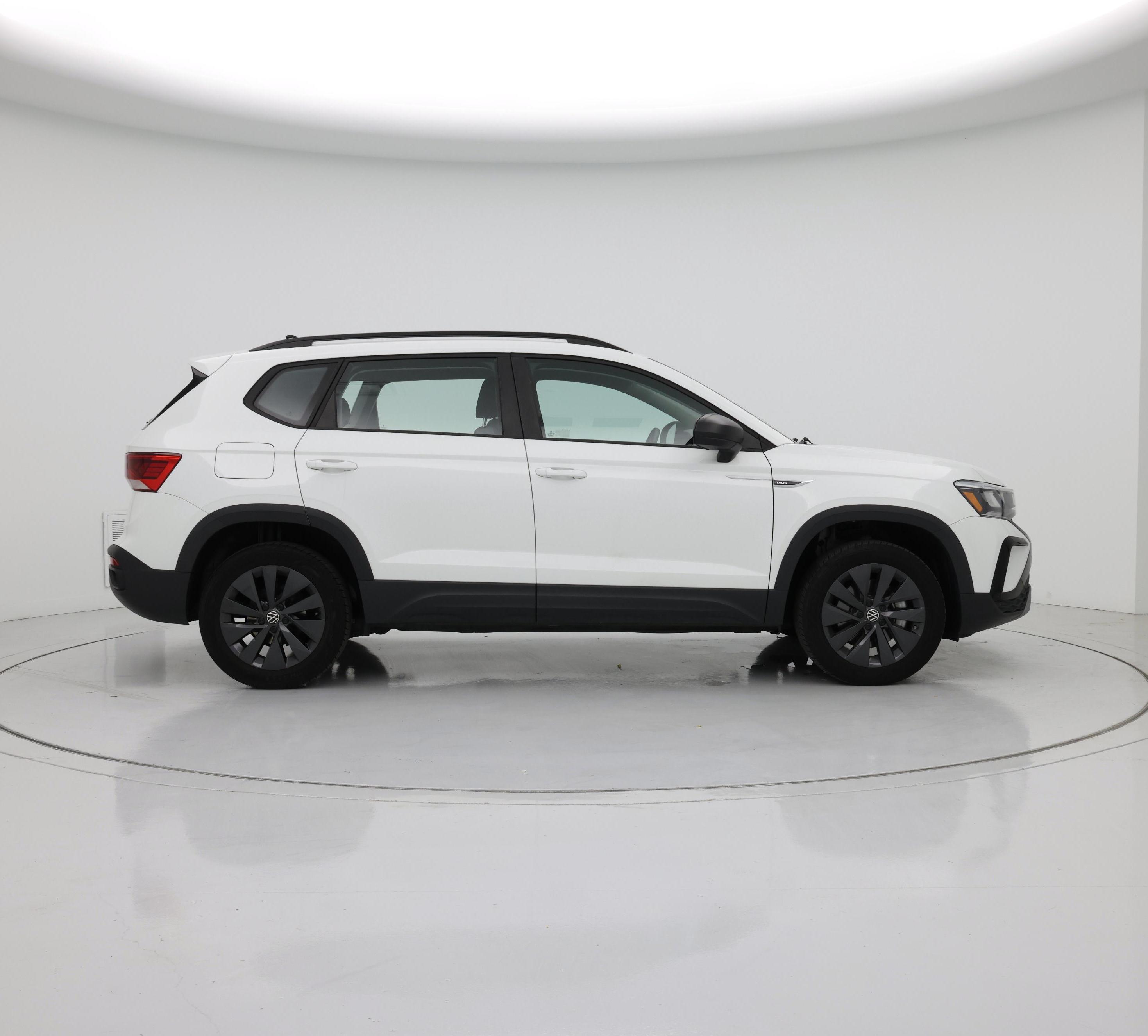 Thumbnail: 2023 Volkswagen Taos - 7