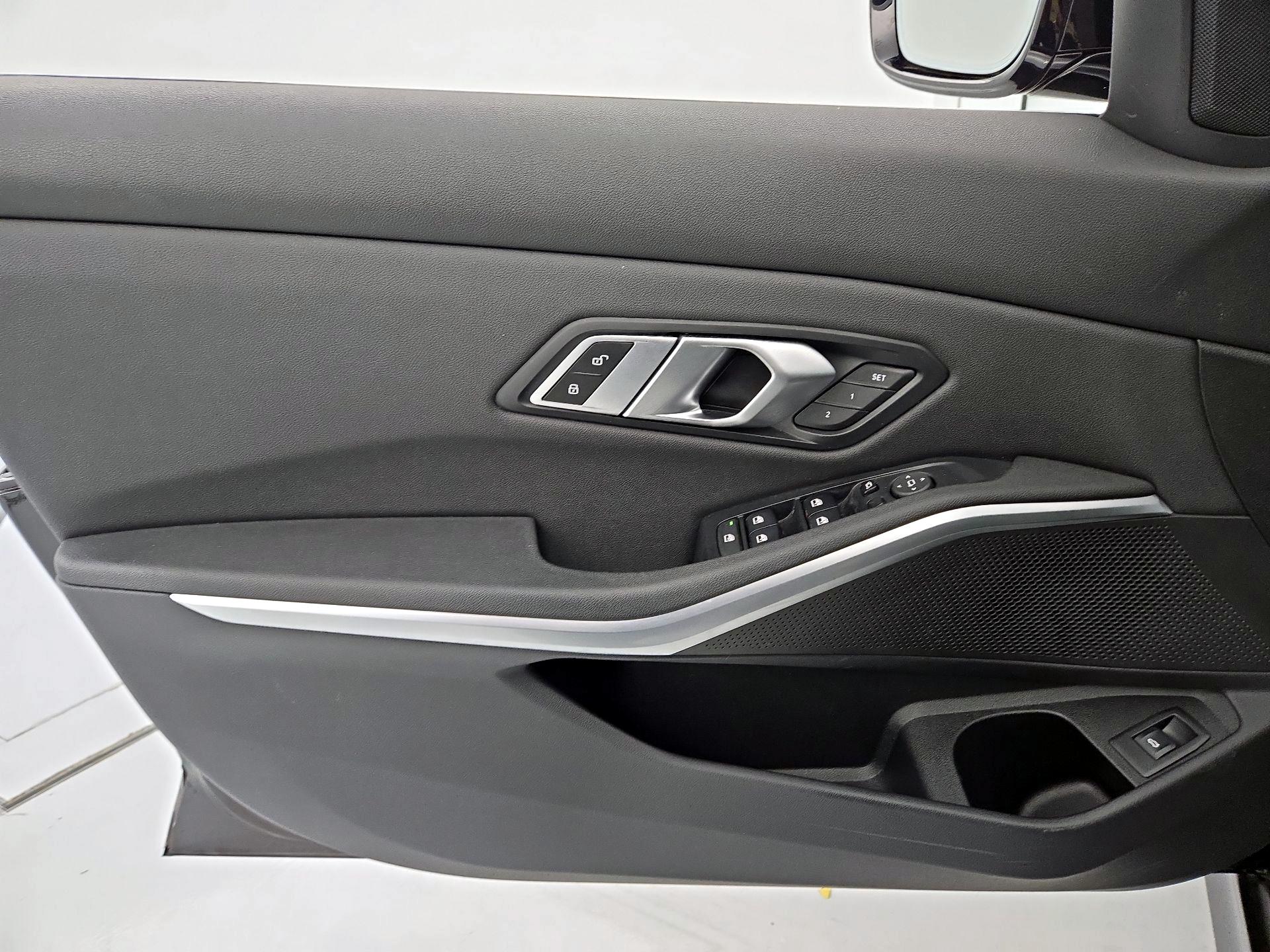 Thumbnail: 2021 BMW 3 Series - 12