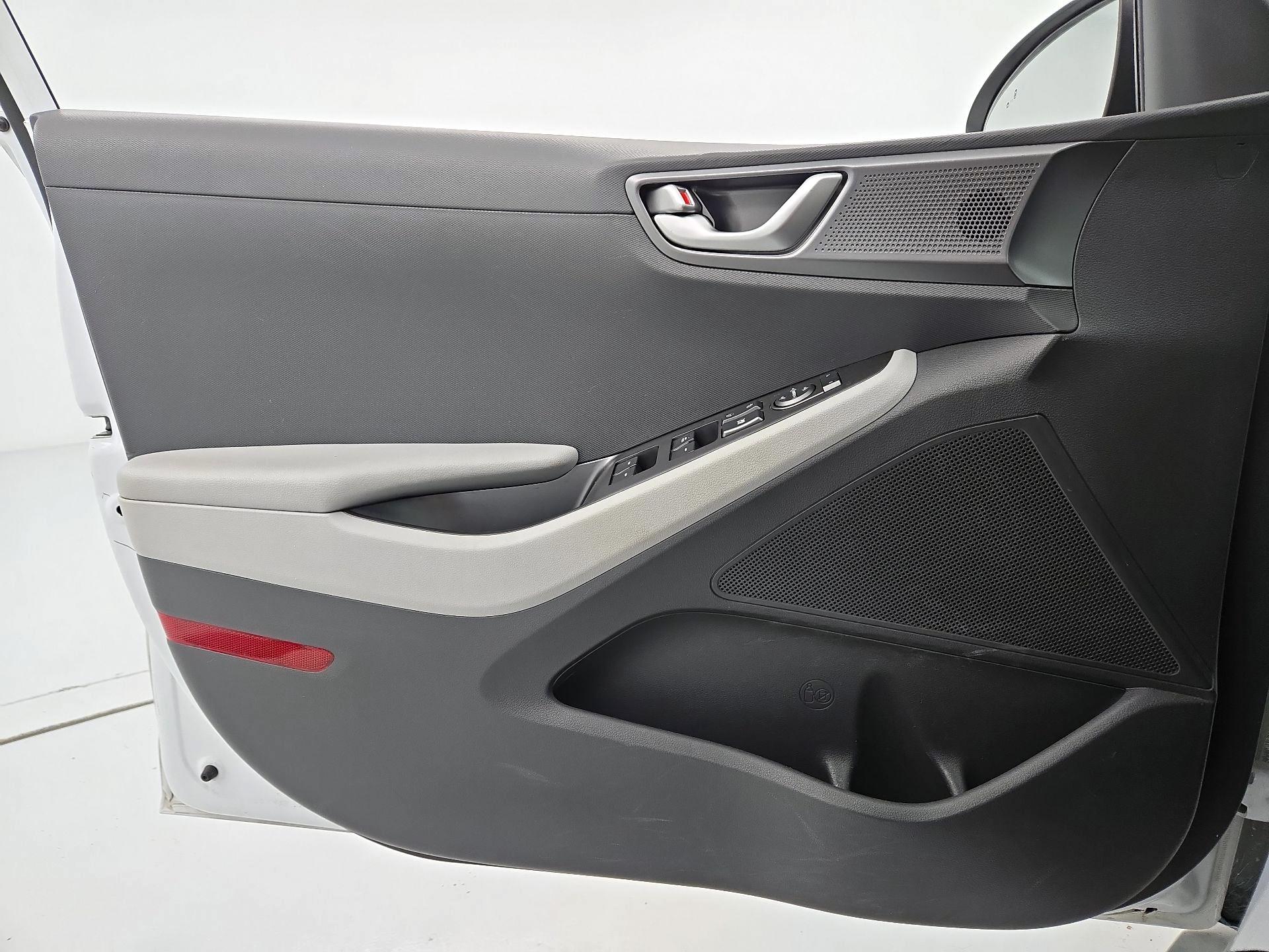 Thumbnail: 2022 Hyundai Ioniq - 12