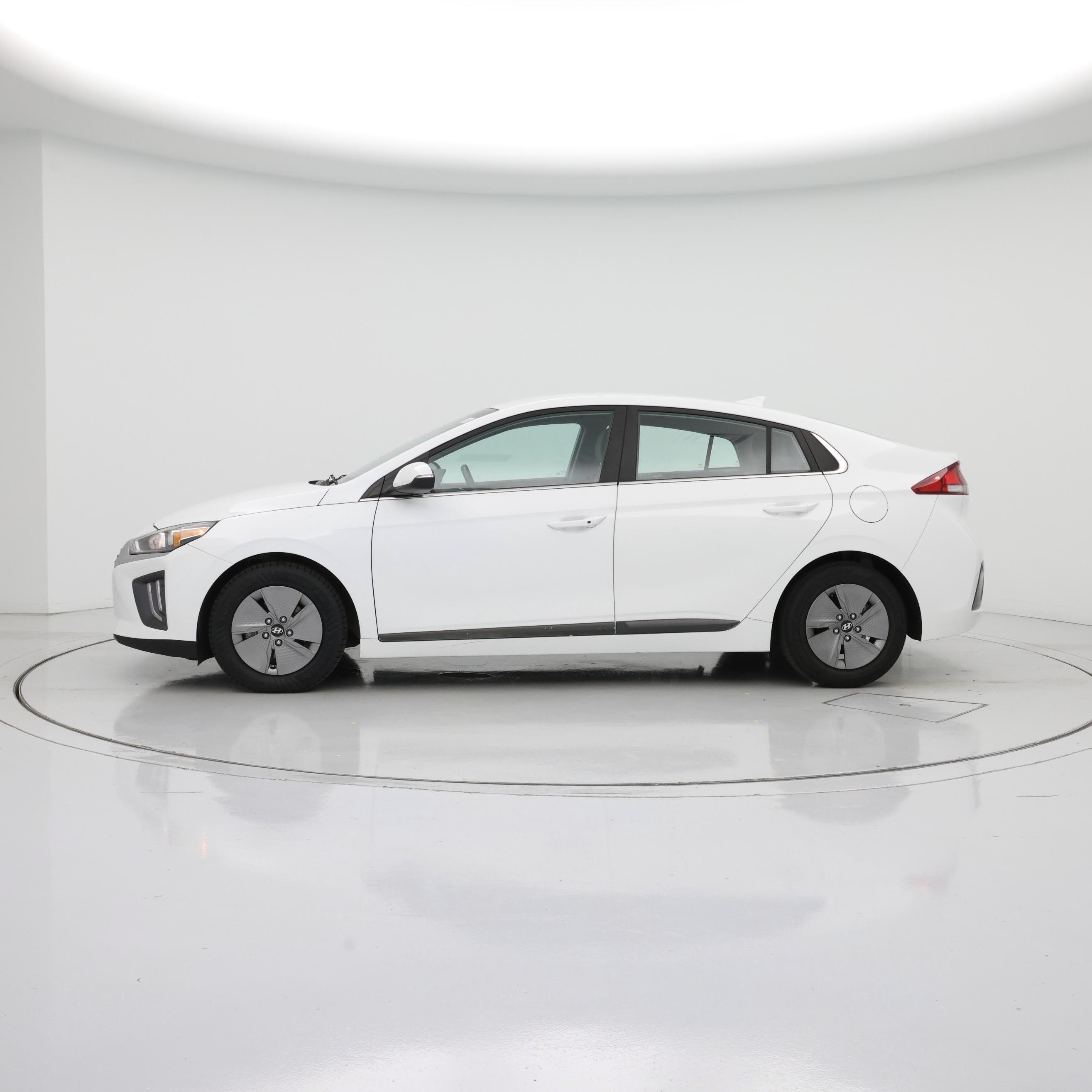 Thumbnail: 2022 Hyundai Ioniq - 3