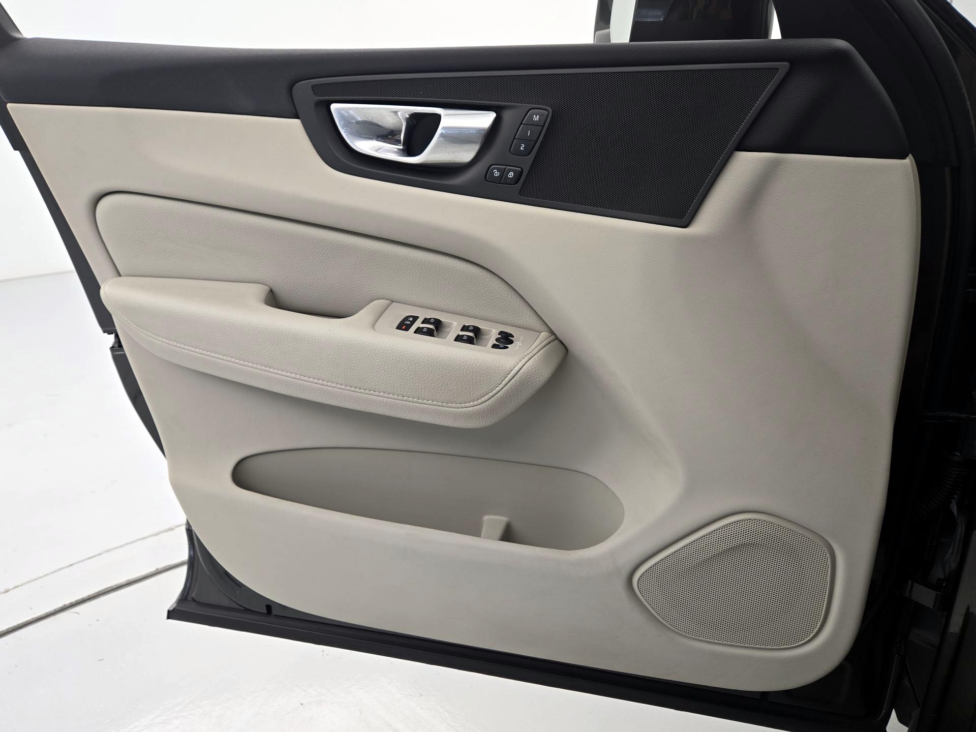Thumbnail: 2021 Volvo XC60 - 12