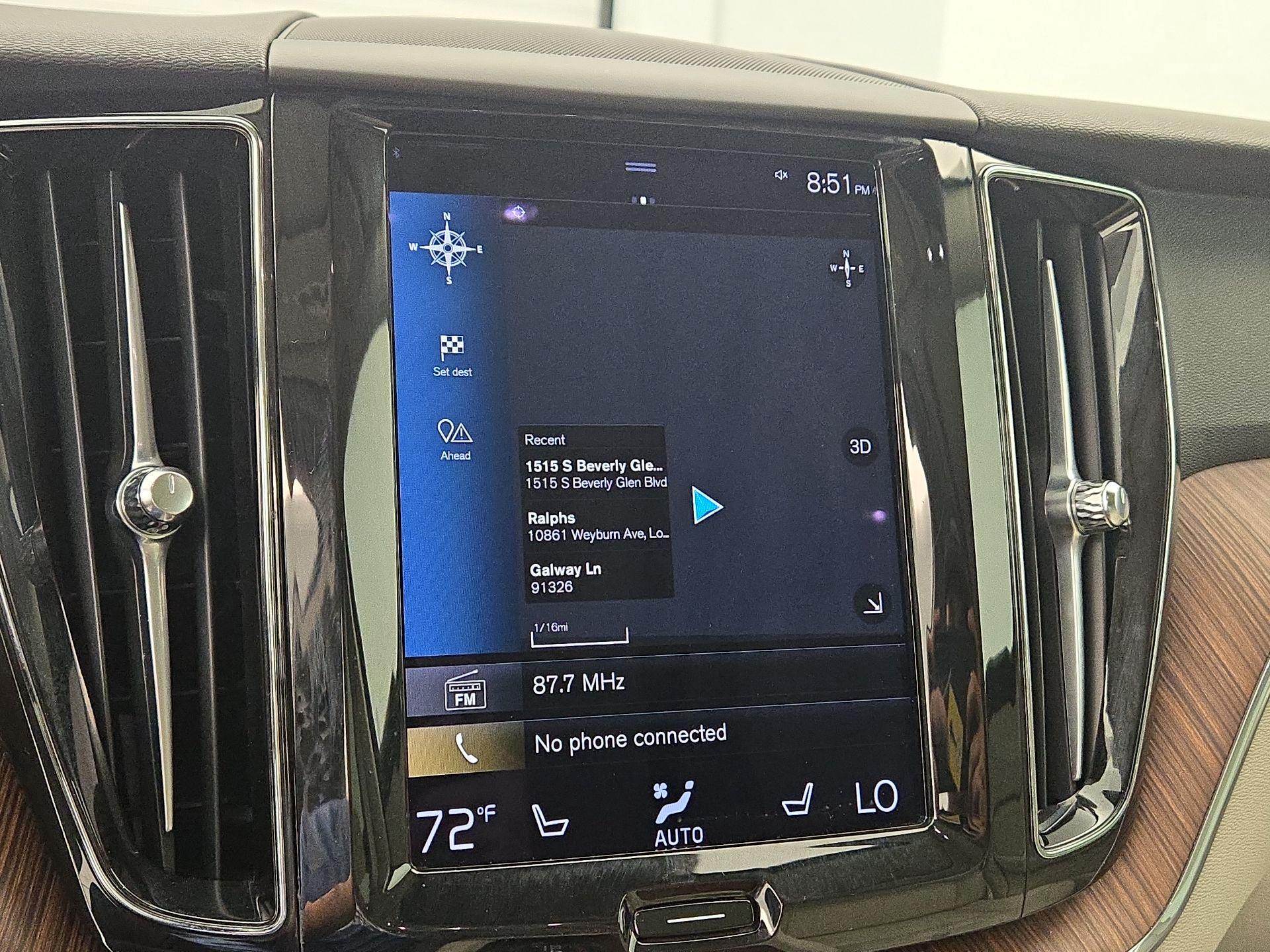 Thumbnail: 2021 Volvo XC60 - 14