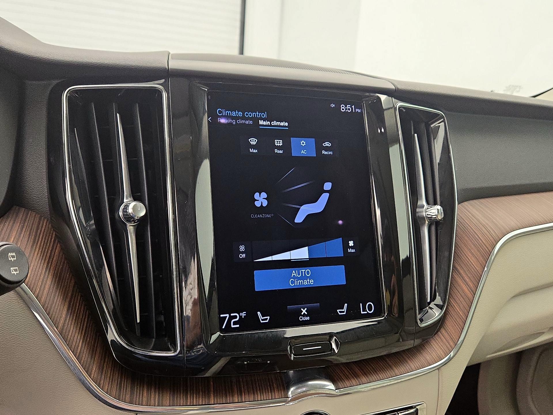 Thumbnail: 2021 Volvo XC60 - 17