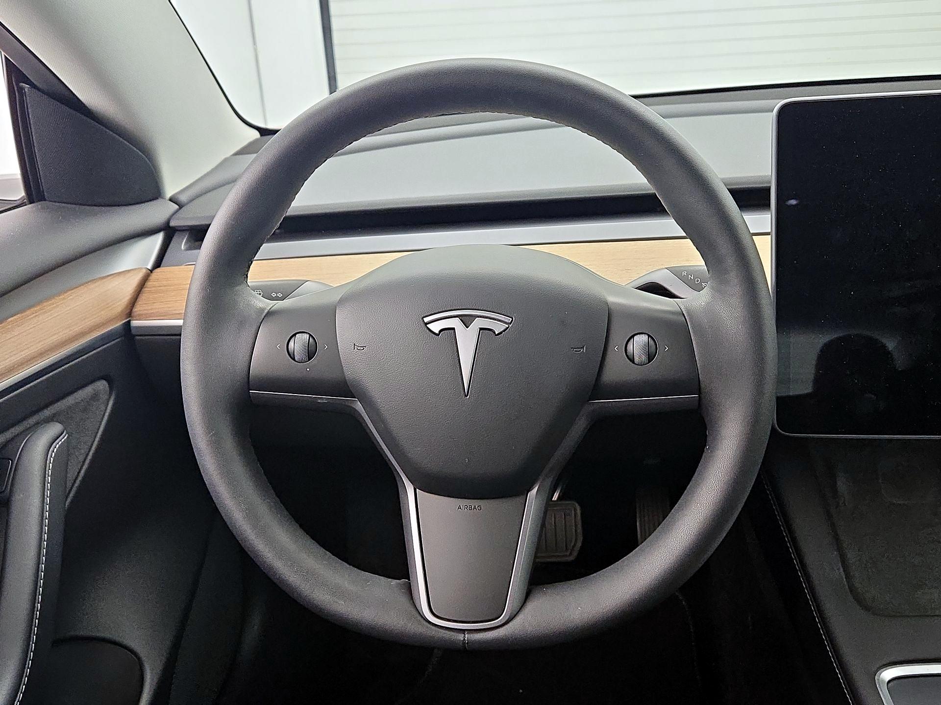 Thumbnail: 2022 Tesla Model 3 - 10