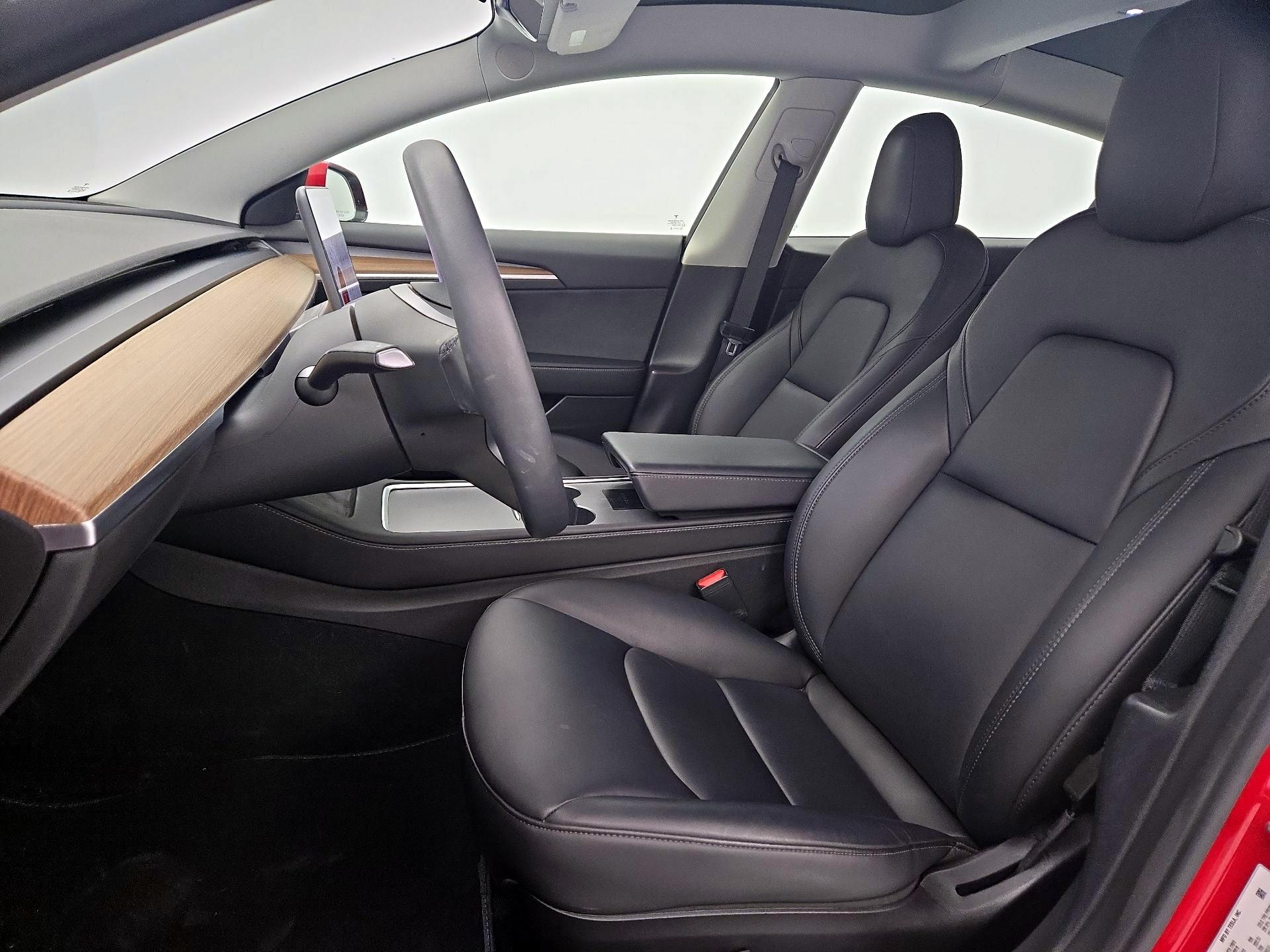 Thumbnail: 2022 Tesla Model 3 - 11