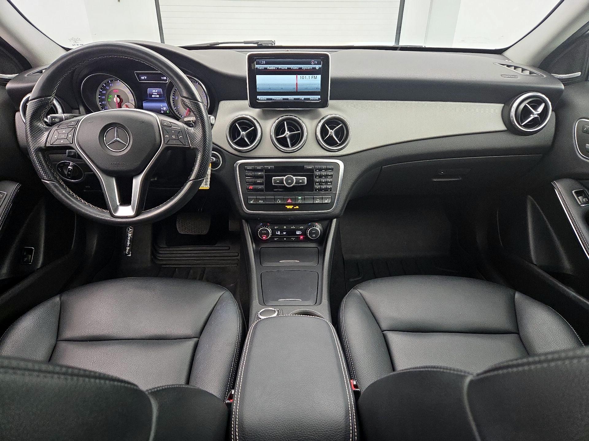 Thumbnail: 2015 Mercedes-Benz GLA - 9