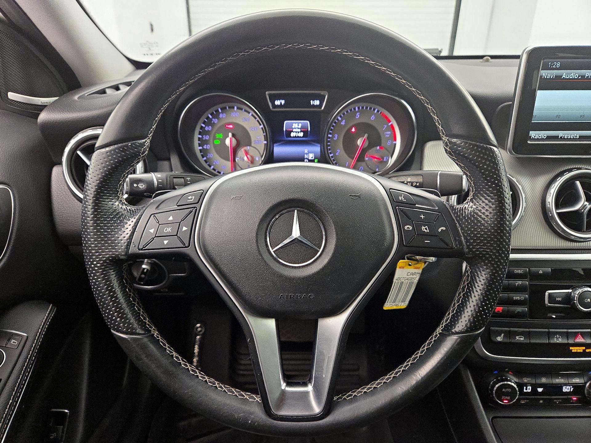 Thumbnail: 2015 Mercedes-Benz GLA - 10