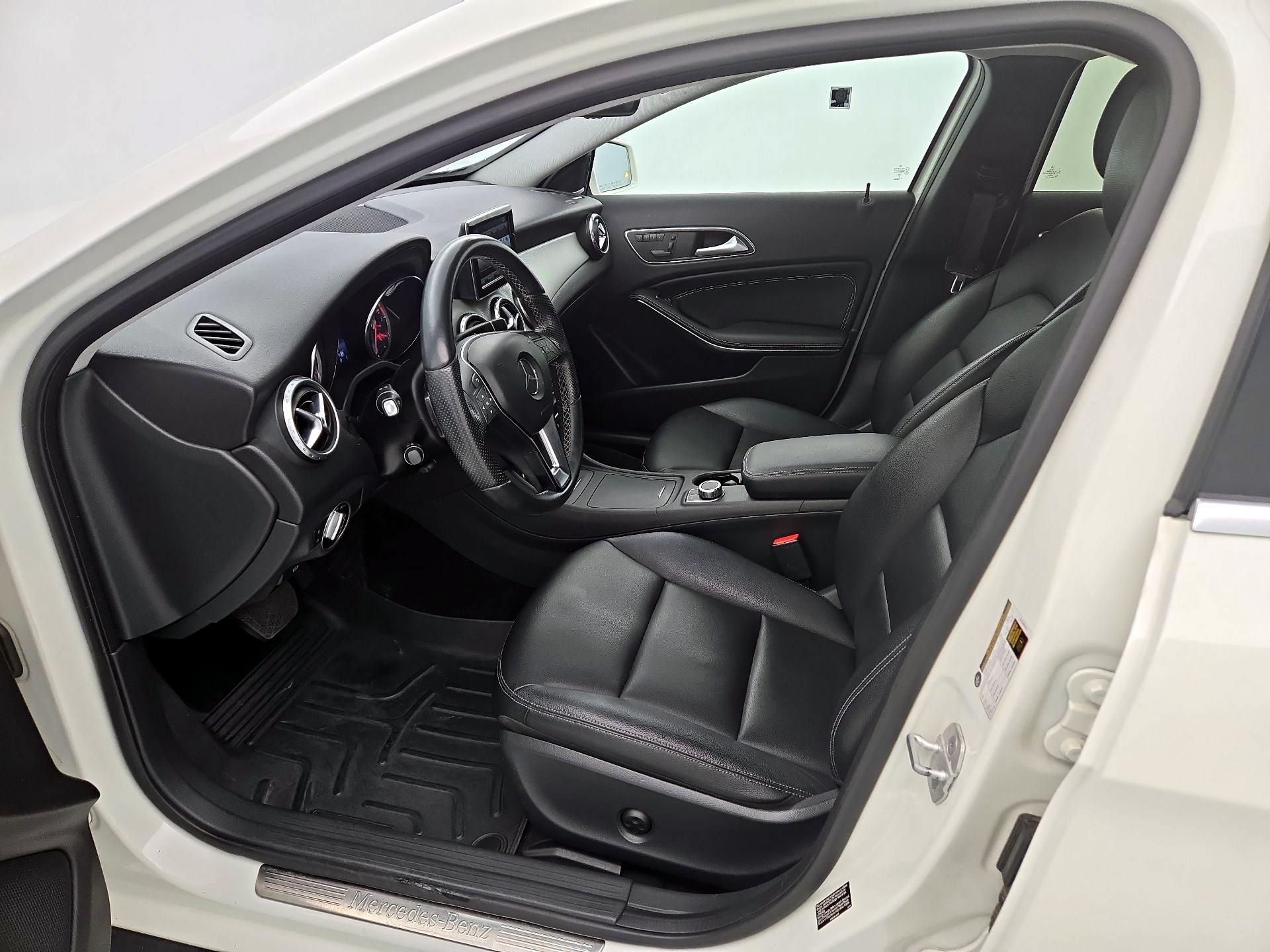 Thumbnail: 2015 Mercedes-Benz GLA - 11
