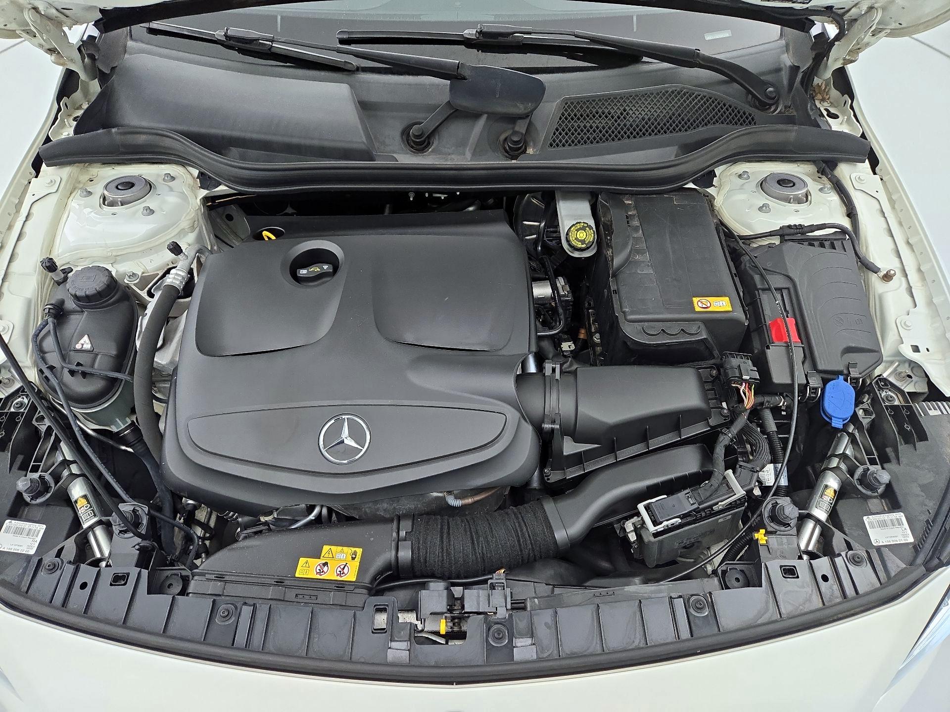 Thumbnail: 2015 Mercedes-Benz GLA - 20