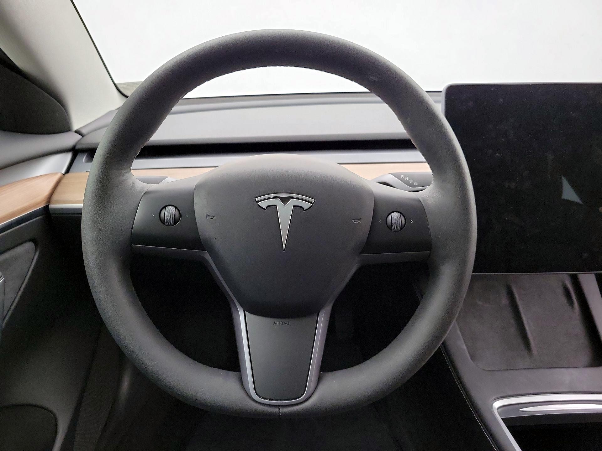 Thumbnail: 2023 Tesla Model 3 - 10