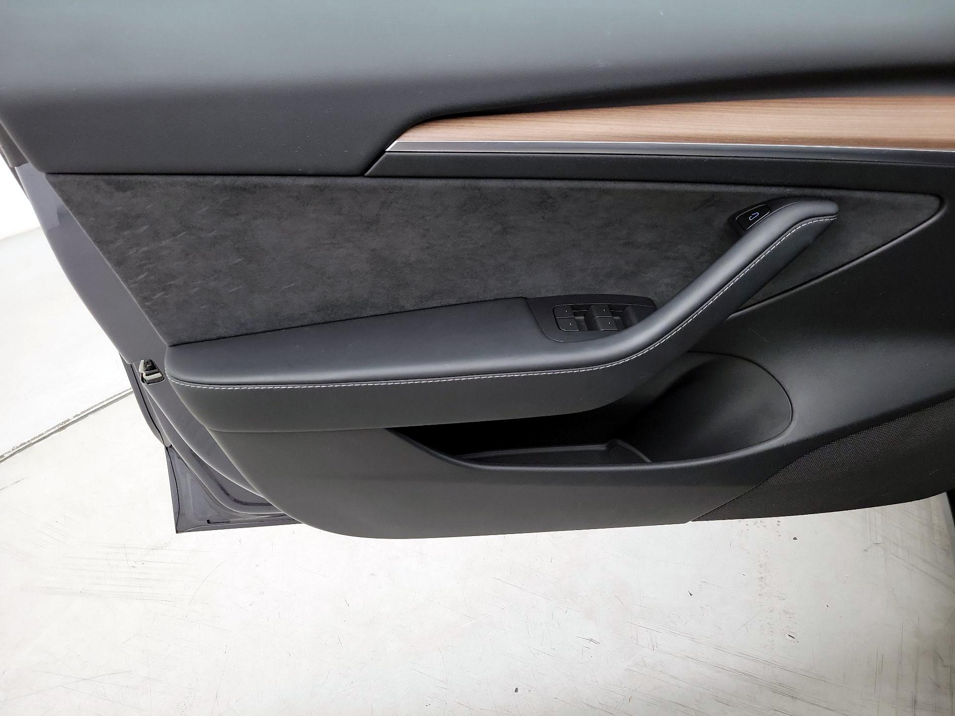 Thumbnail: 2023 Tesla Model 3 - 12