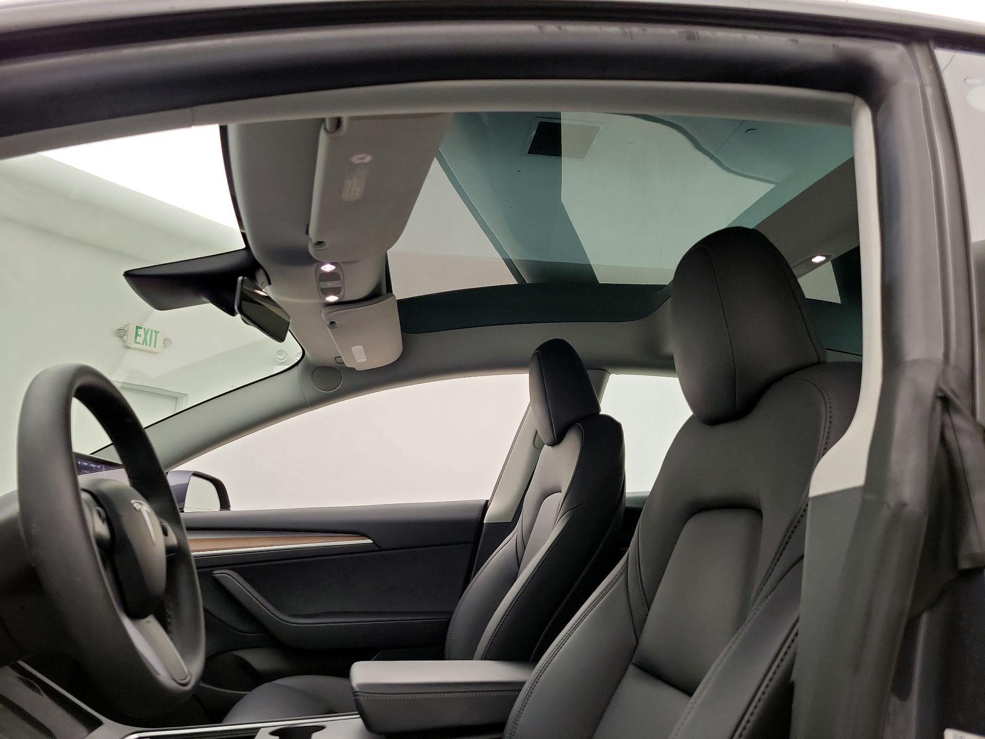 Thumbnail: 2023 Tesla Model 3 - 18