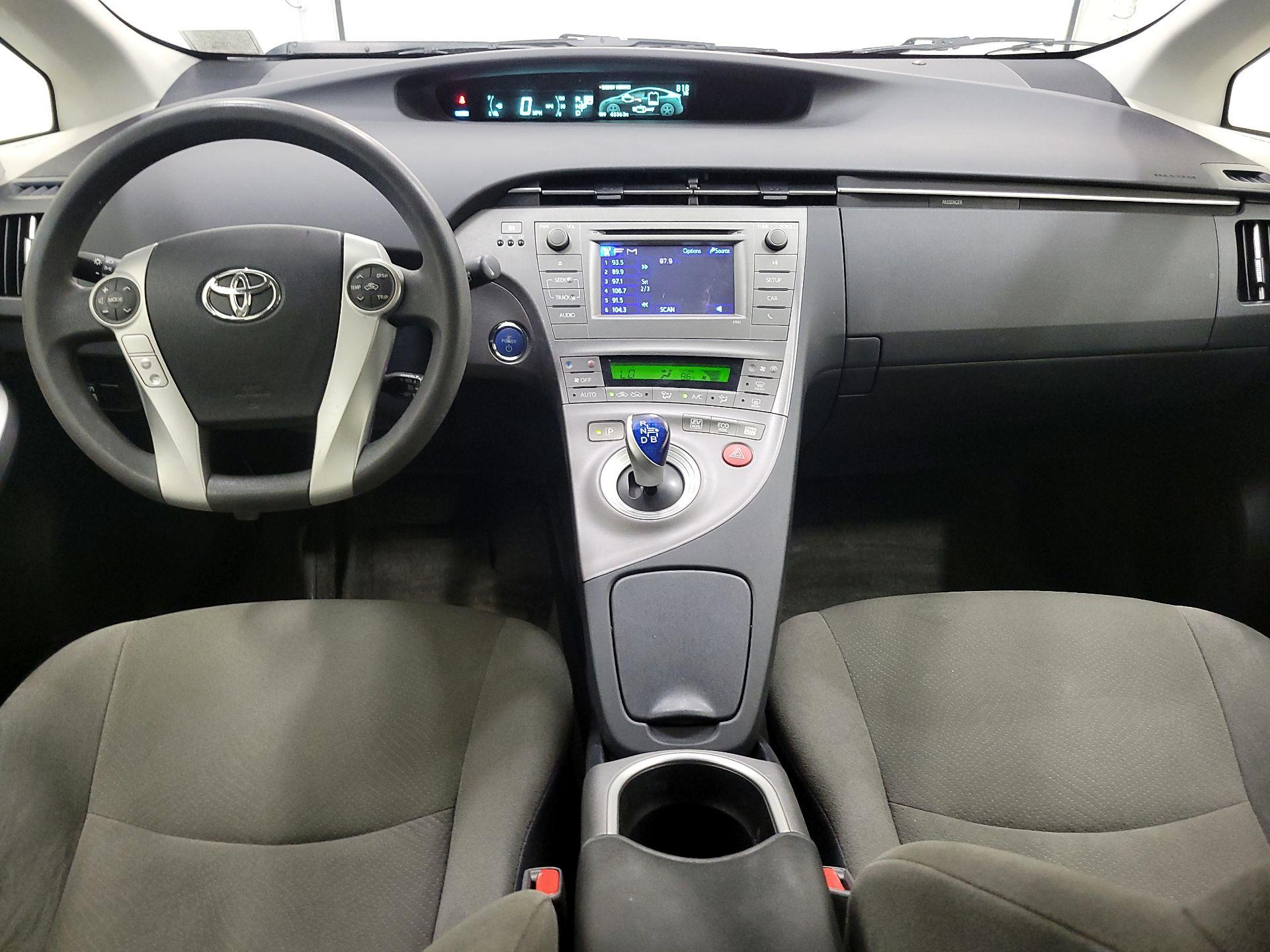 Thumbnail: 2015 Toyota Prius - 9