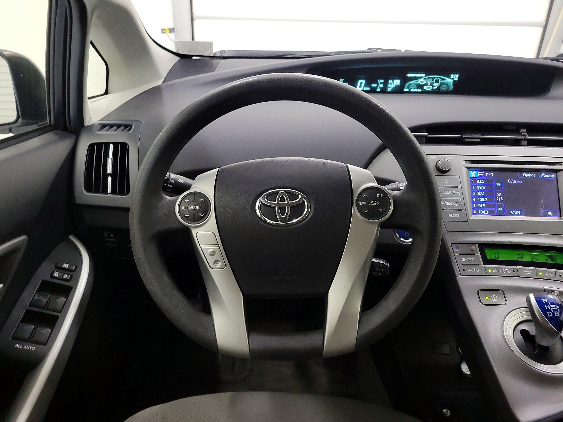 Thumbnail: 2015 Toyota Prius - 10