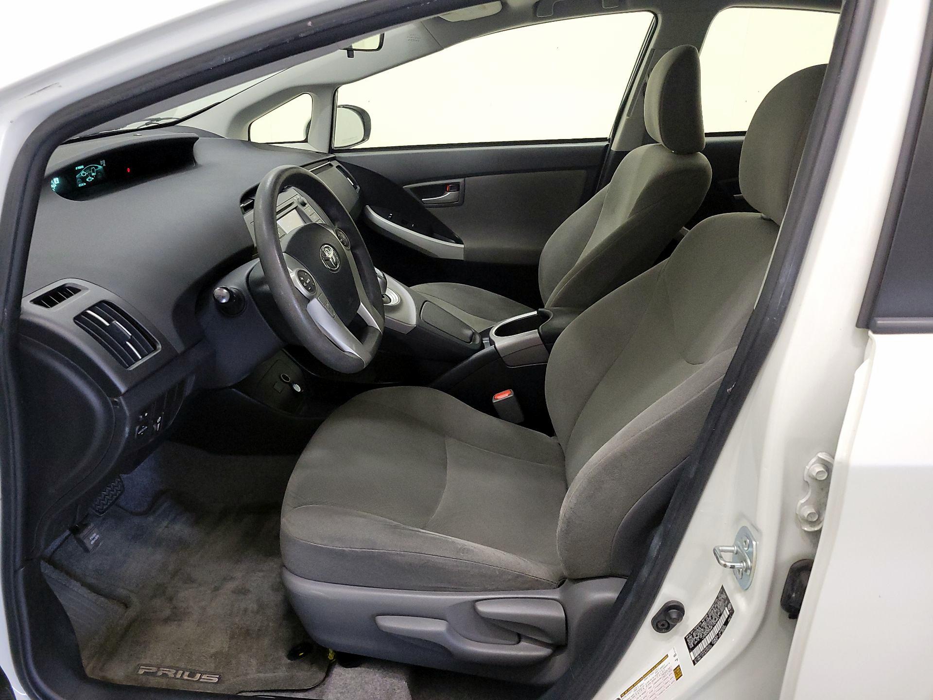 Thumbnail: 2015 Toyota Prius - 11