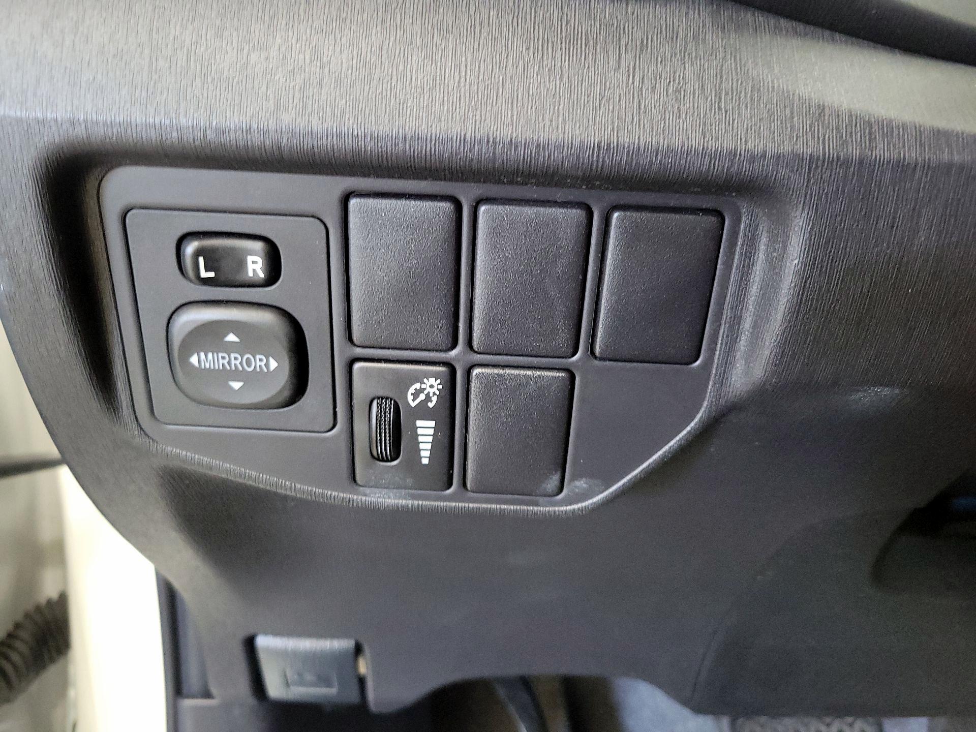 Thumbnail: 2015 Toyota Prius - 13