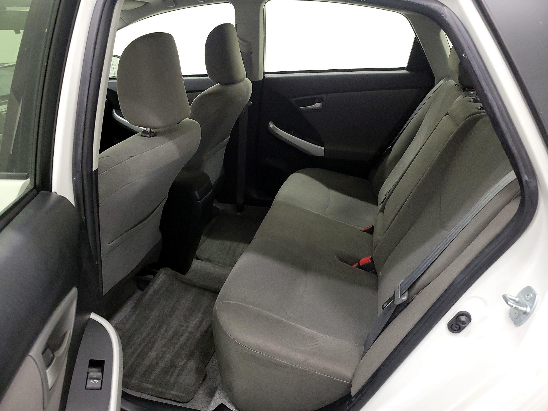 Thumbnail: 2015 Toyota Prius - 19