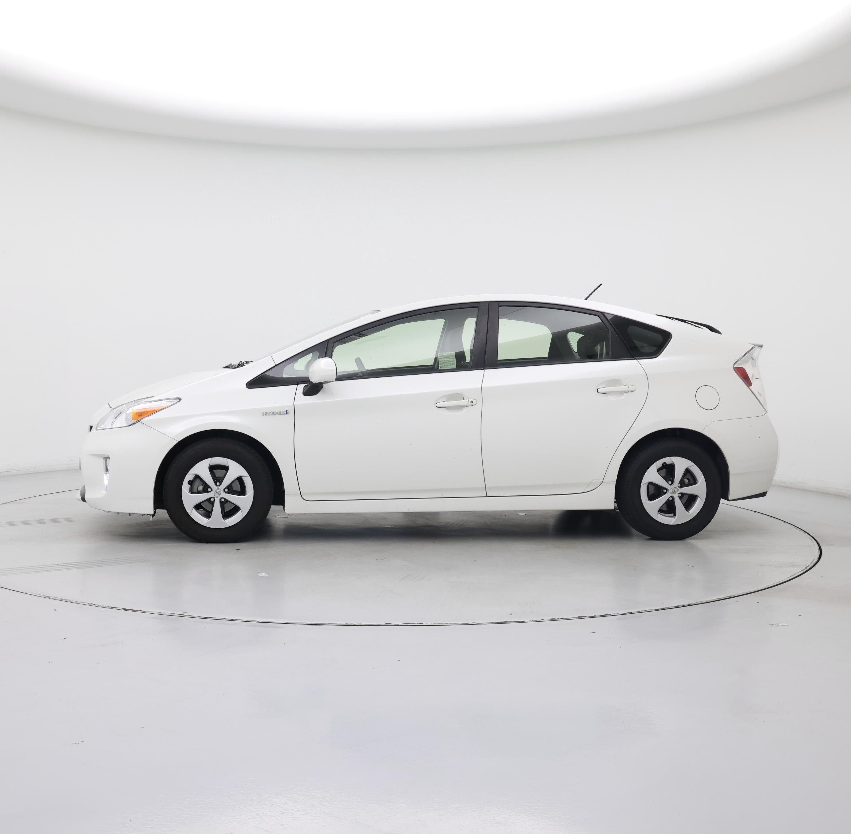 Thumbnail: 2015 Toyota Prius - 3