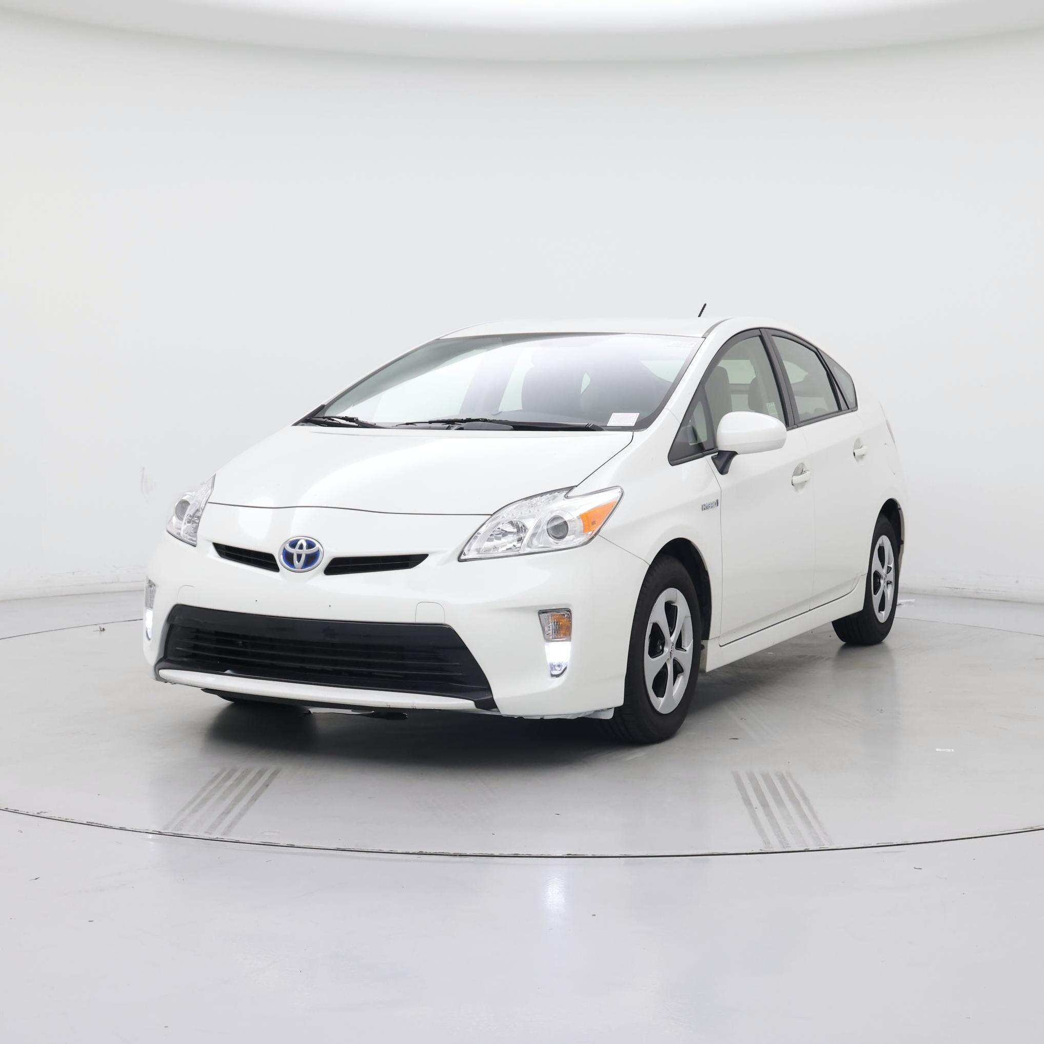 Thumbnail: 2015 Toyota Prius - 4