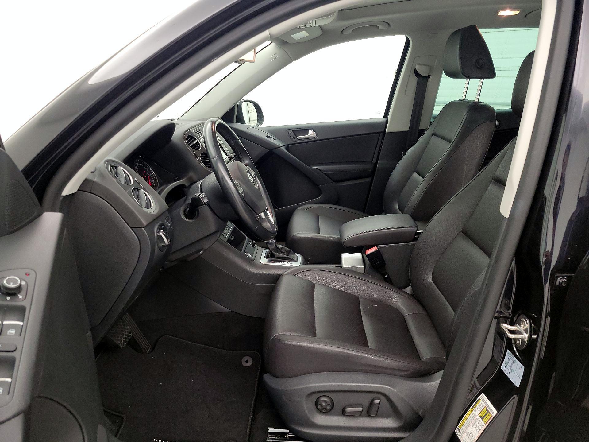 Thumbnail: 2017 Volkswagen Tiguan - 11