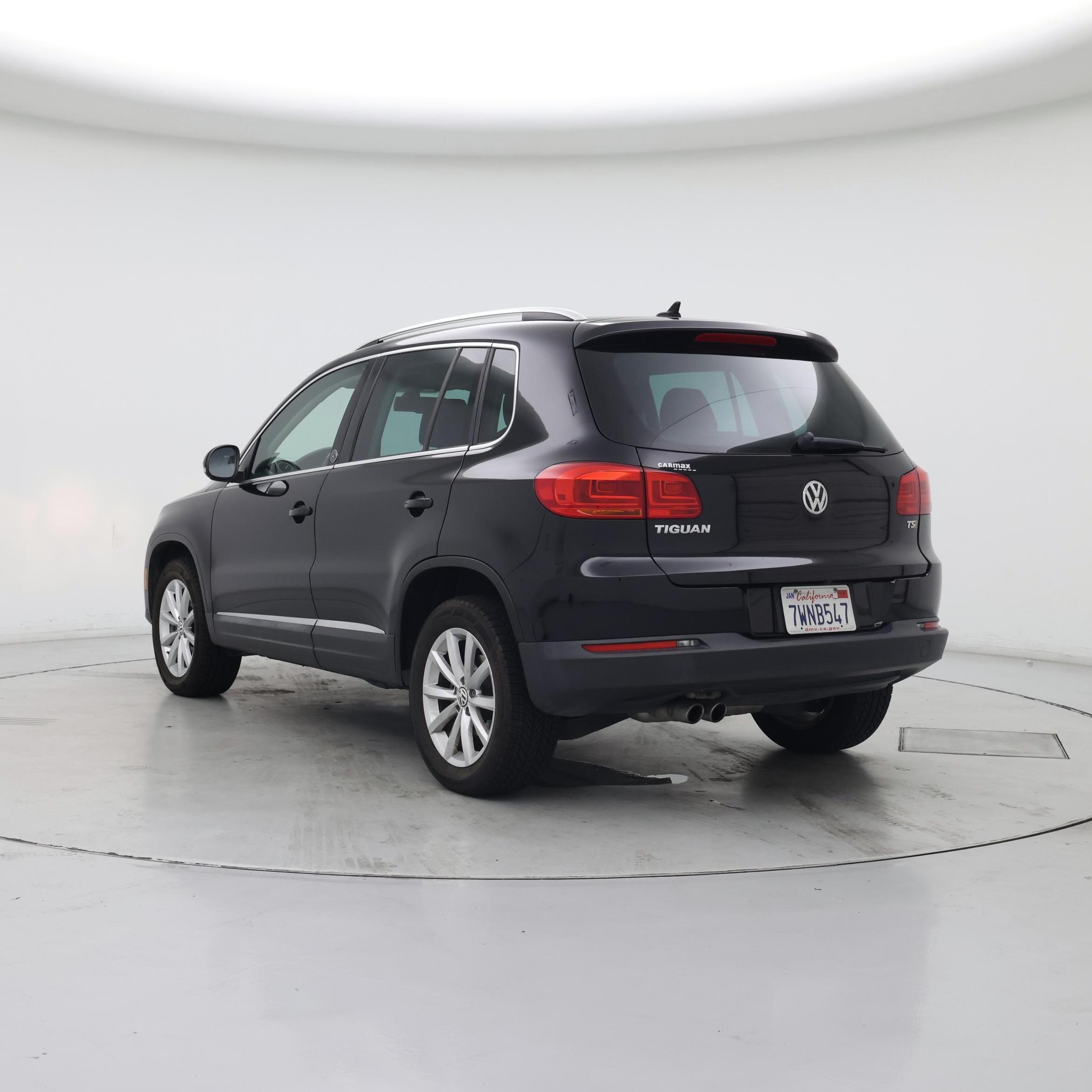 Thumbnail: 2017 Volkswagen Tiguan - 2