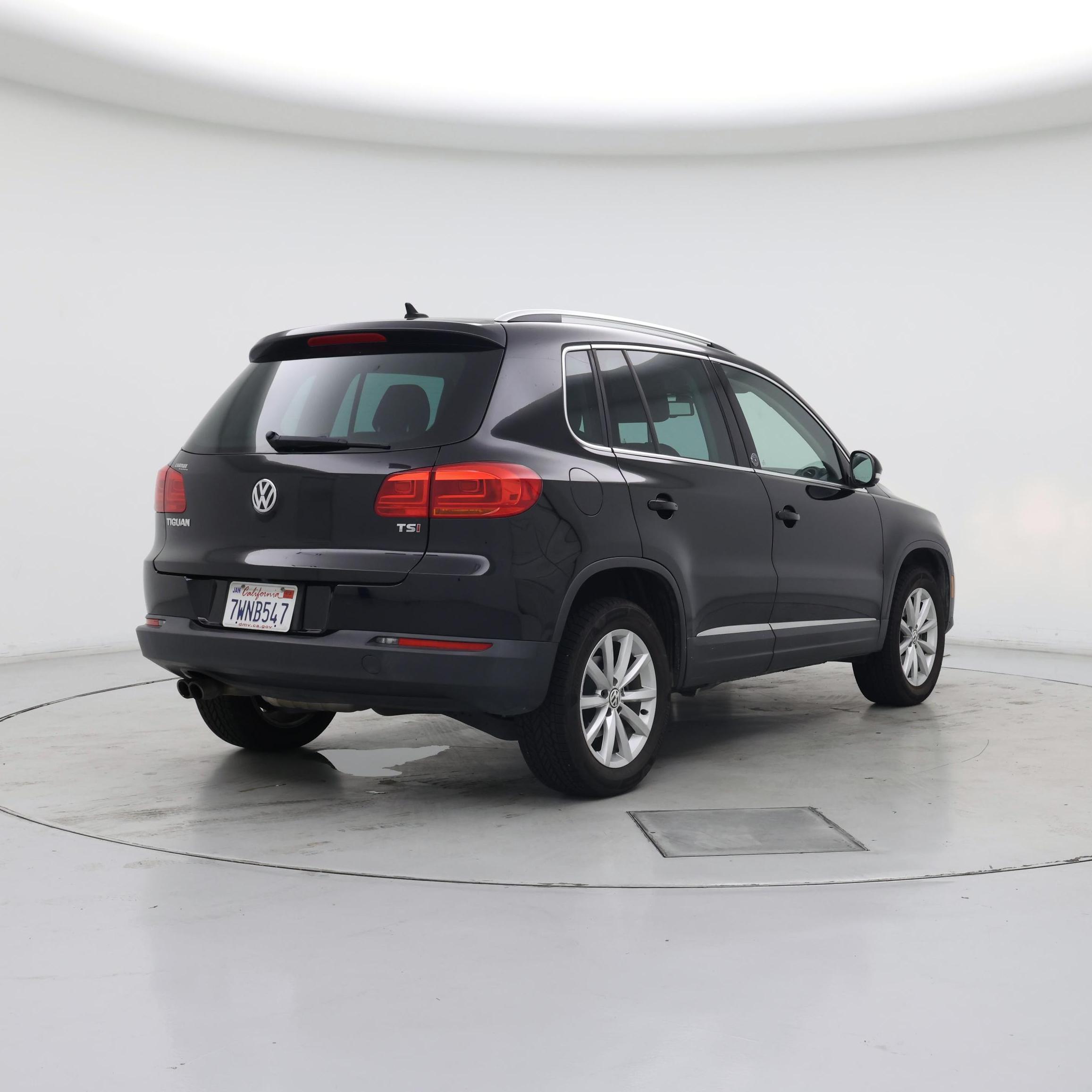 Thumbnail: 2017 Volkswagen Tiguan - 8