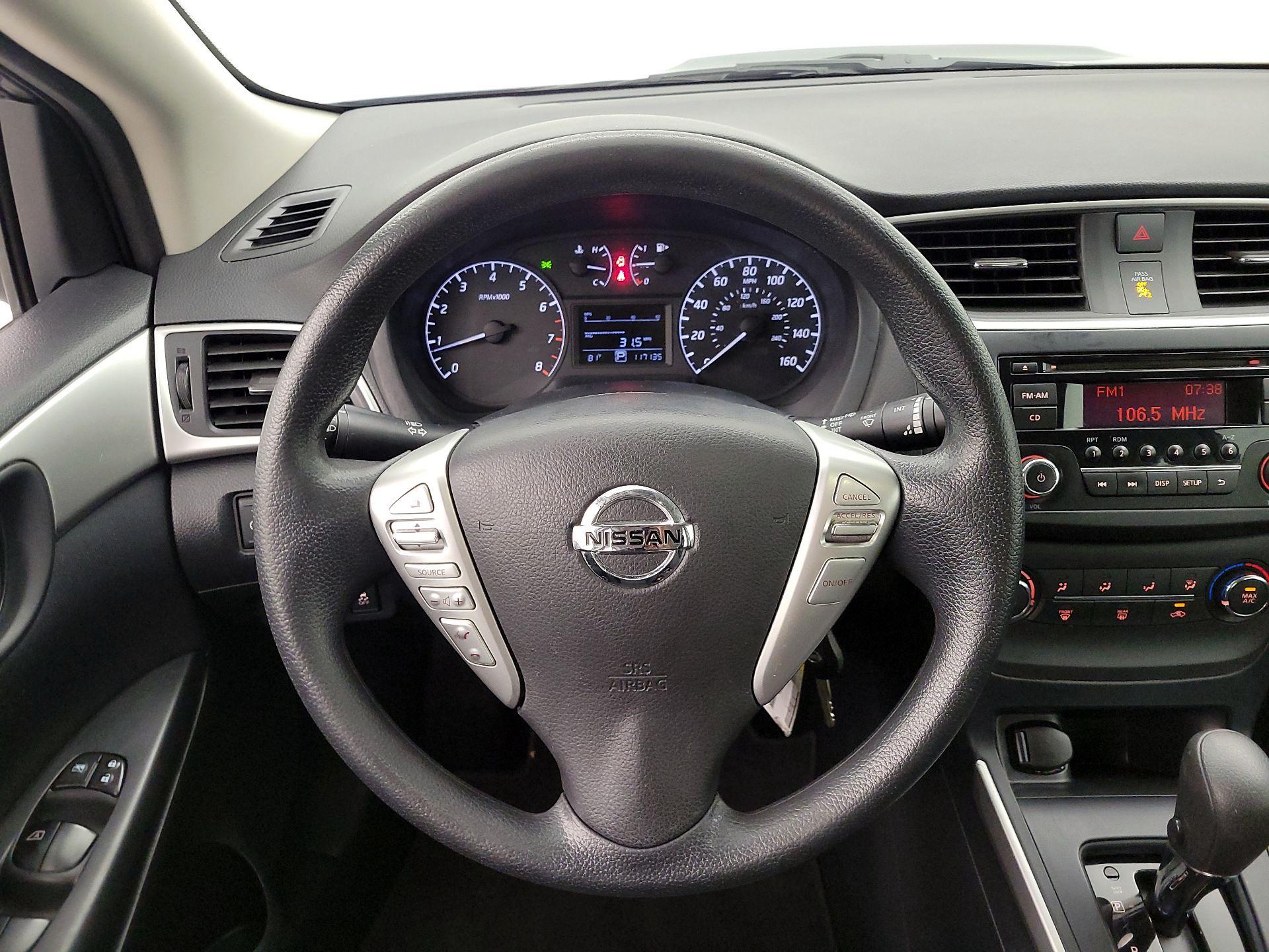 Thumbnail: 2017 Nissan Sentra - 10