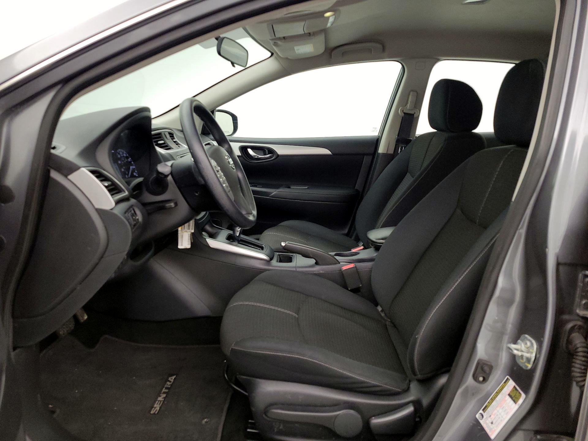 Thumbnail: 2017 Nissan Sentra - 11